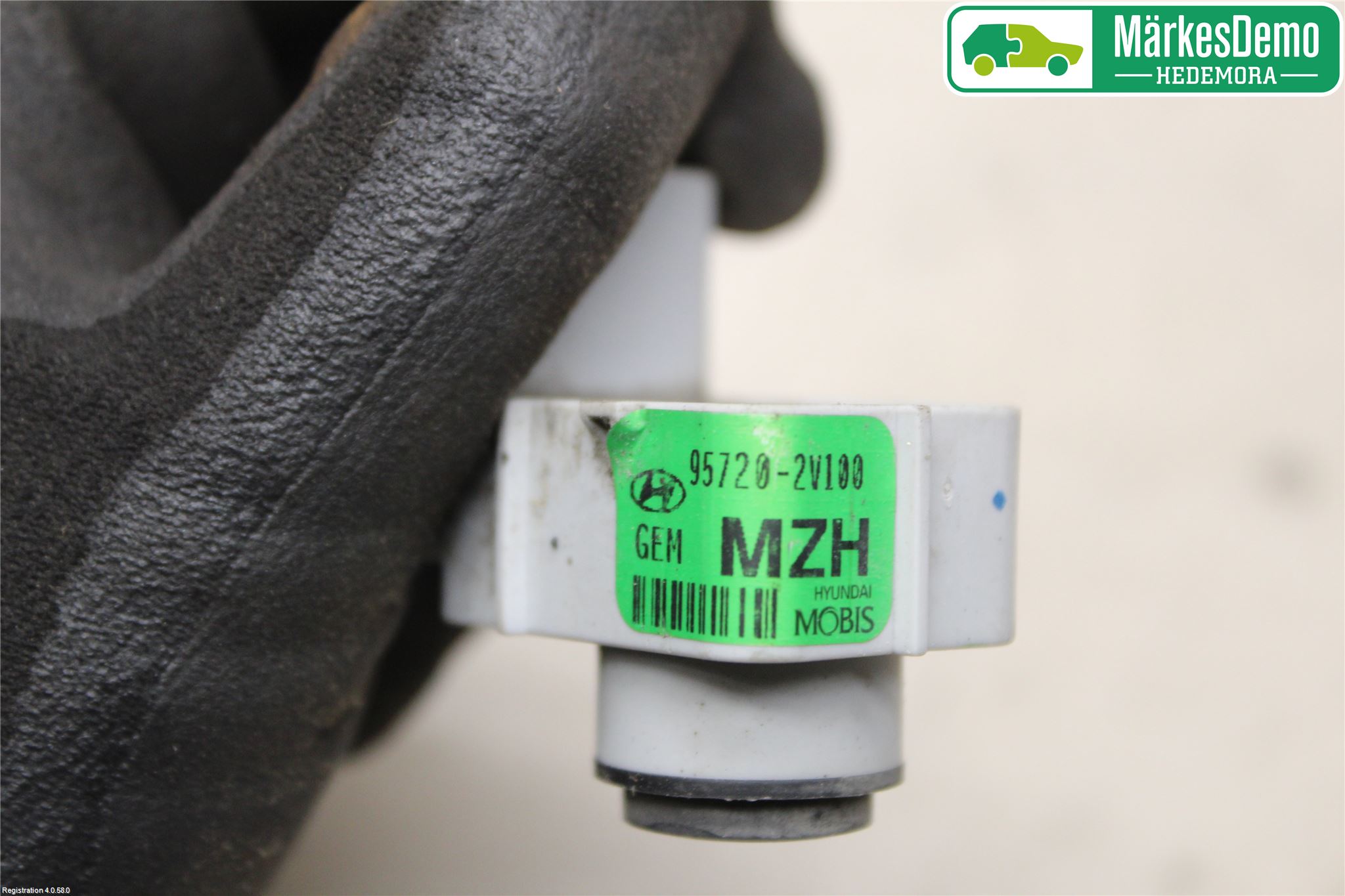 Hyundai VELOSTER 12-17 Parkeringshjälp Backsensor