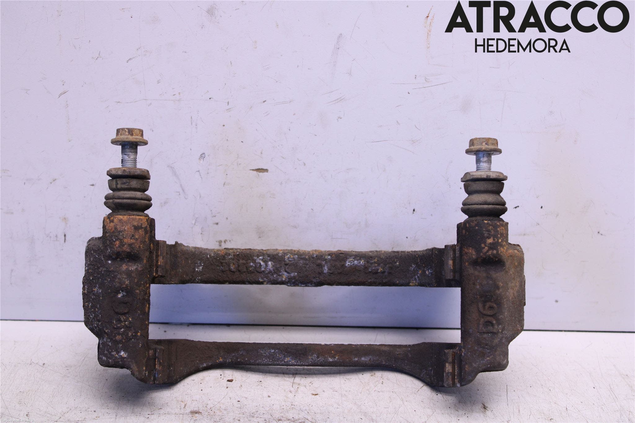 Toyota AVENSIS 09-15 Bromsokshållare