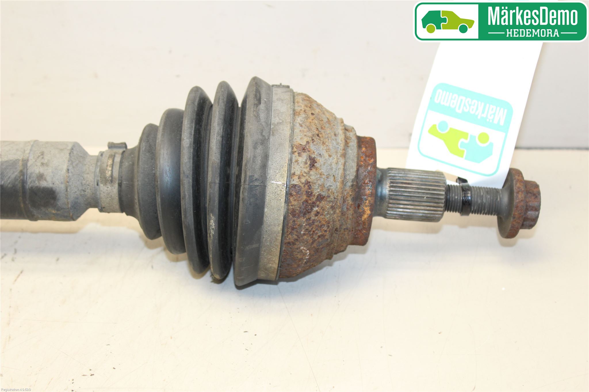 Volkswagen VW GOLF VI 09-13 Drivaxel Fram Höger