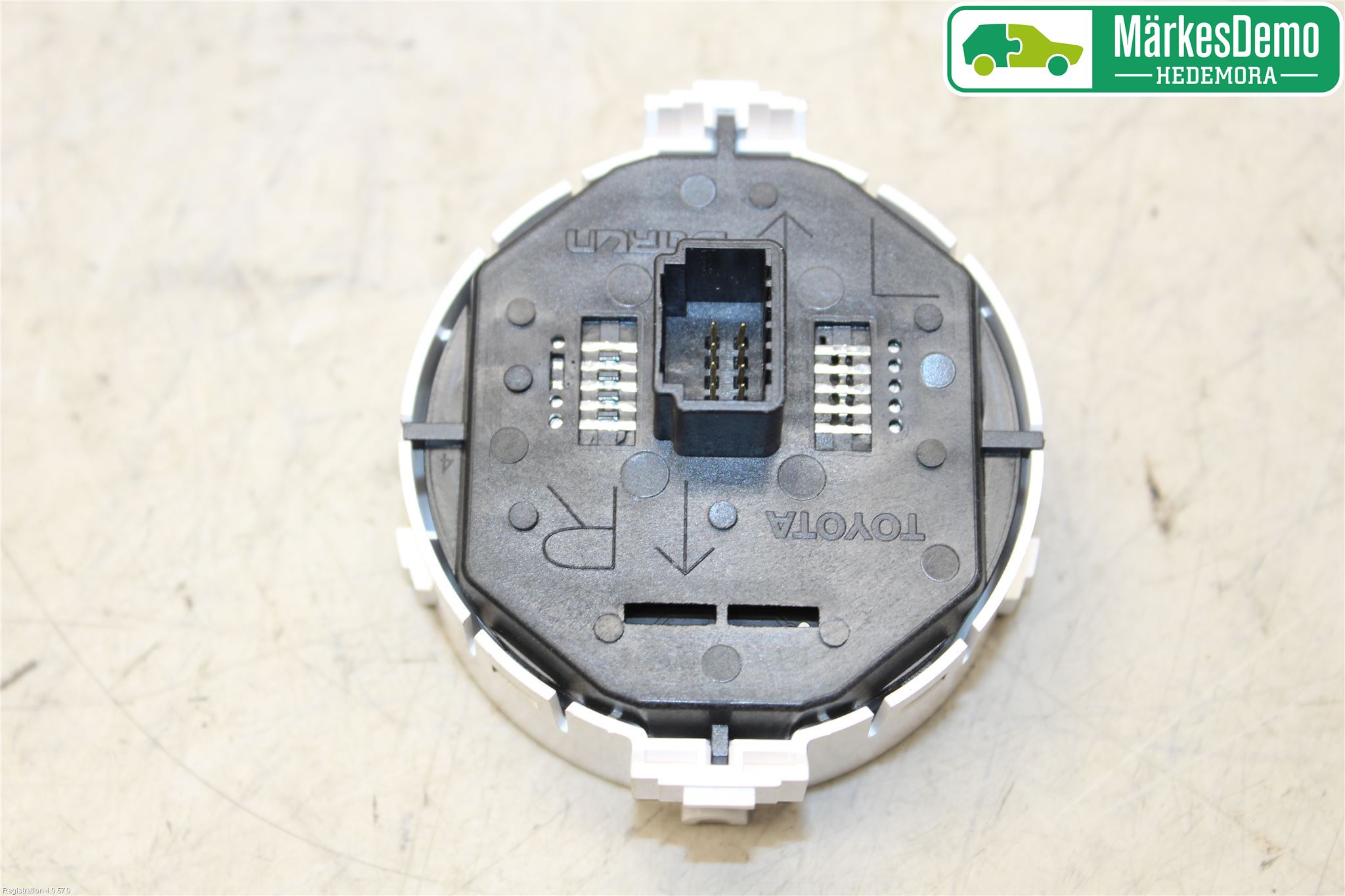 Toyota YARIS XP130 15-20 Strömställare Varnings