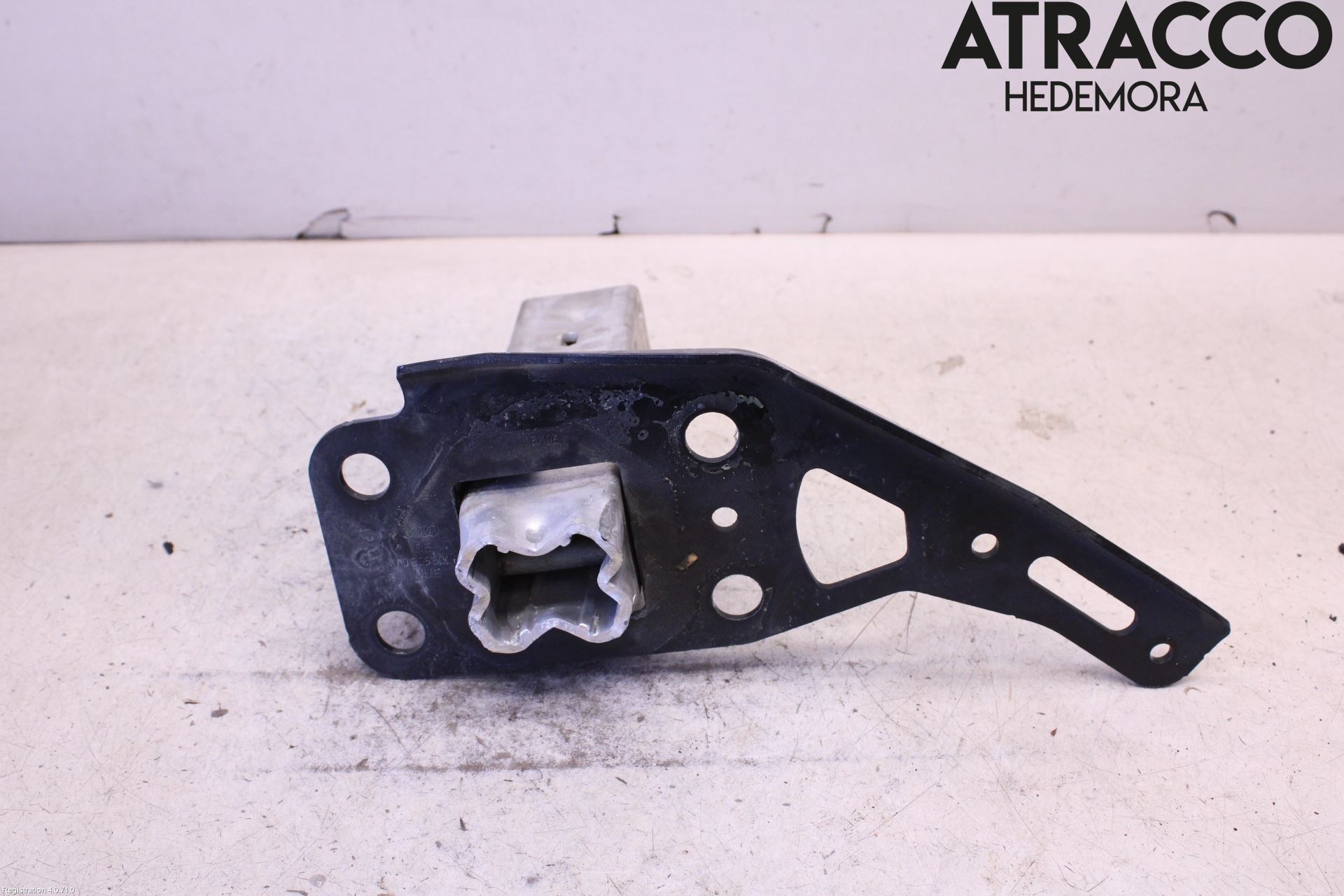 Audi A6/S6     05-11 Stötfångarbärjärn Fram