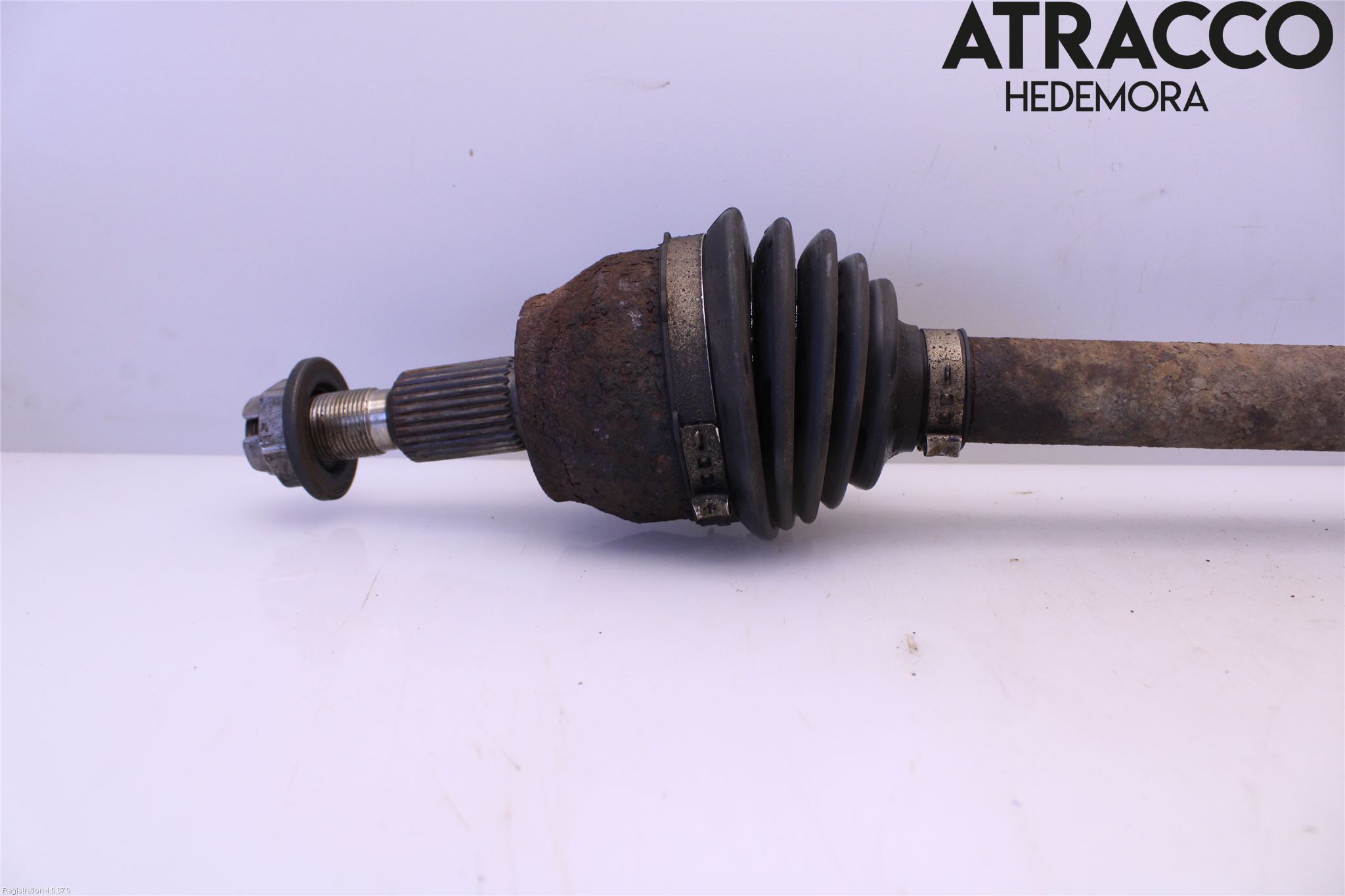 Ford FOCUS 15-18 Drivaxel Fram Vänster