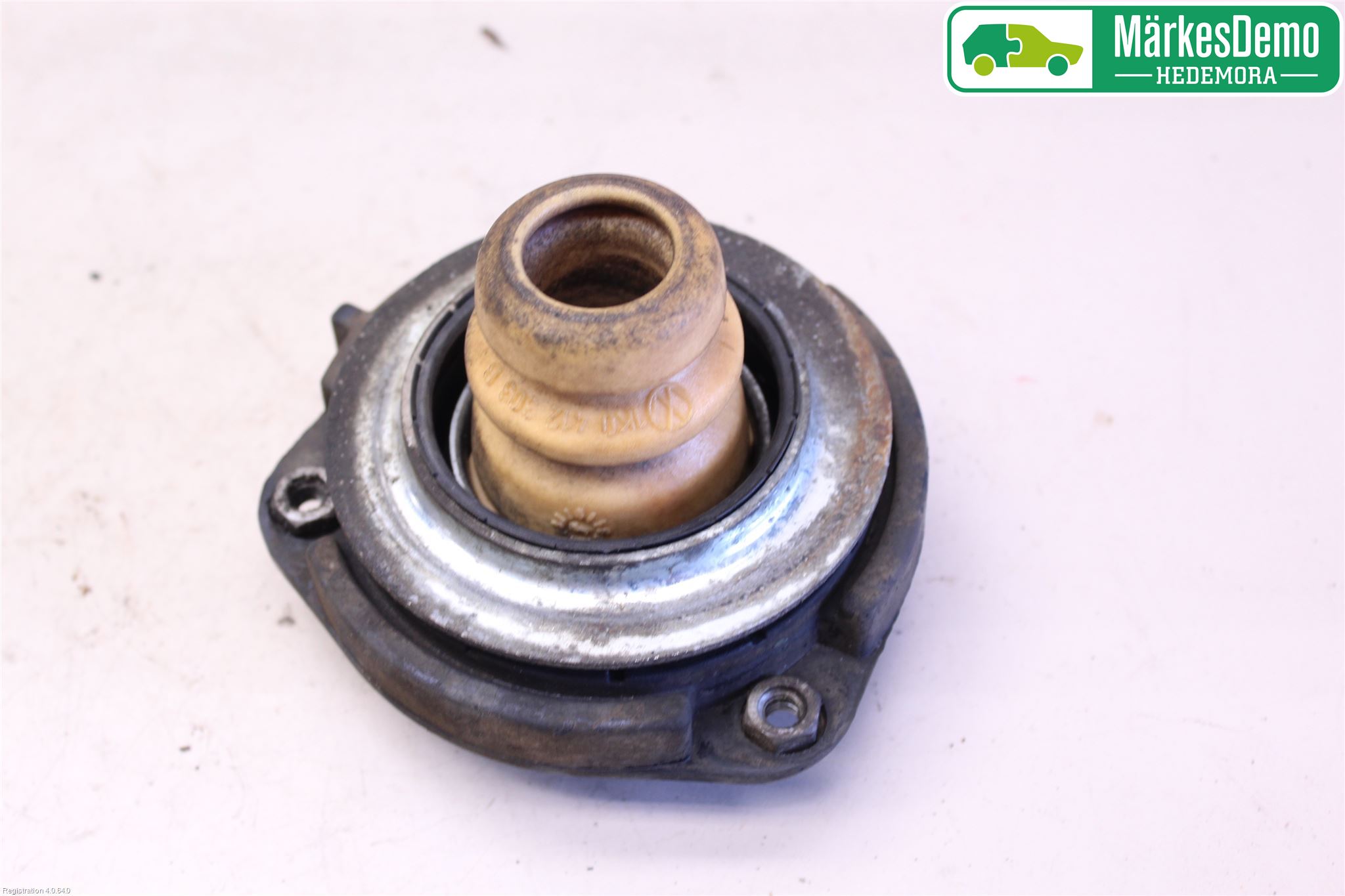 Volkswagen VW GOLF VI 09-13 Fjäderbenslager Fram