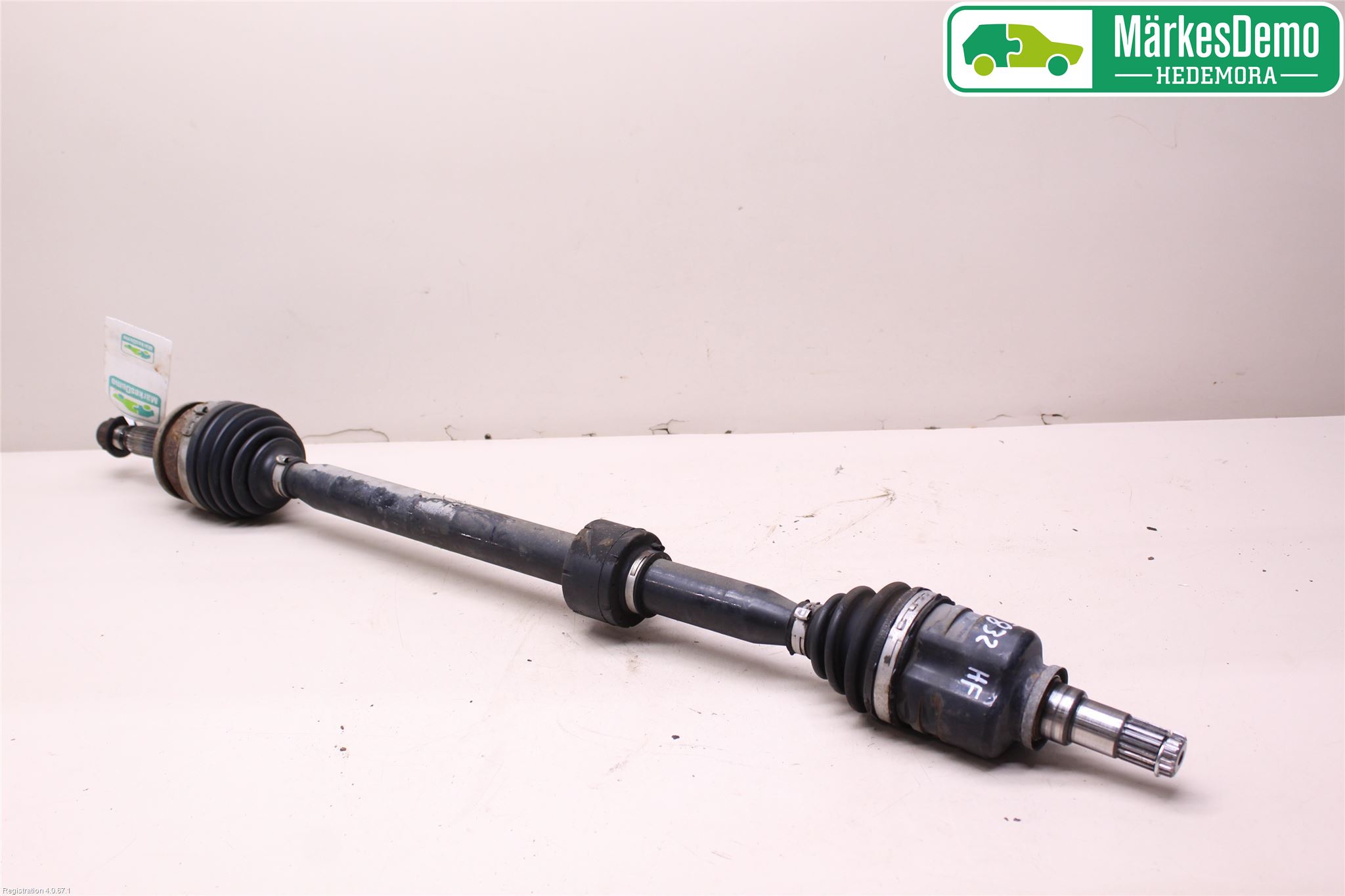 Toyota AURIS 13-19 Drivaxel Fram Höger