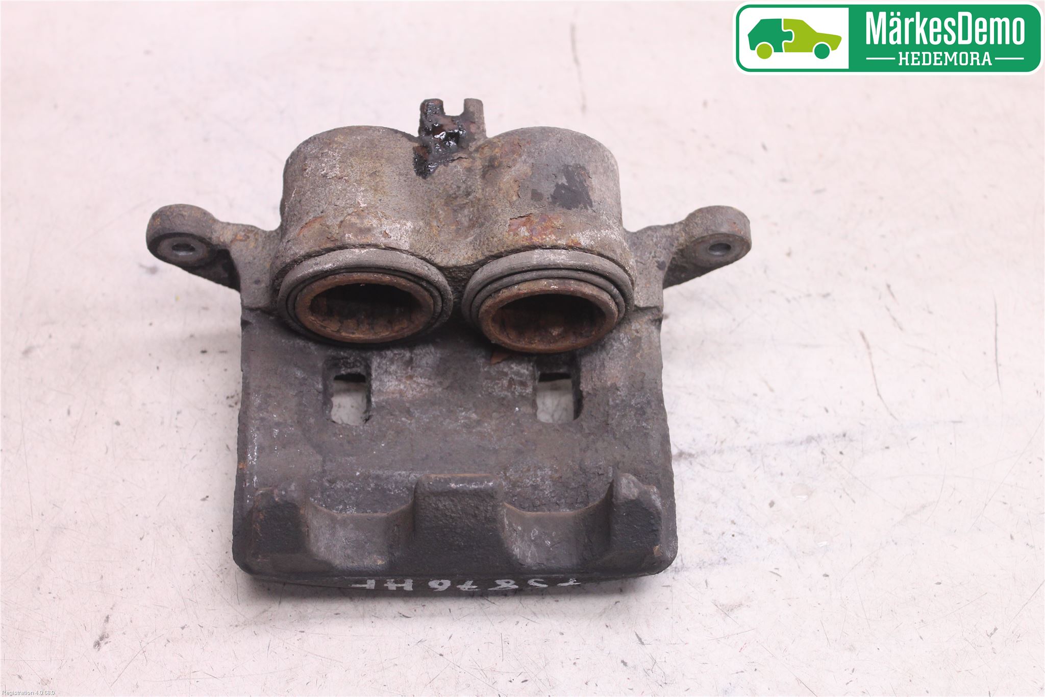 Nissan NAVARA 05-16 Bromsok Fram Höger