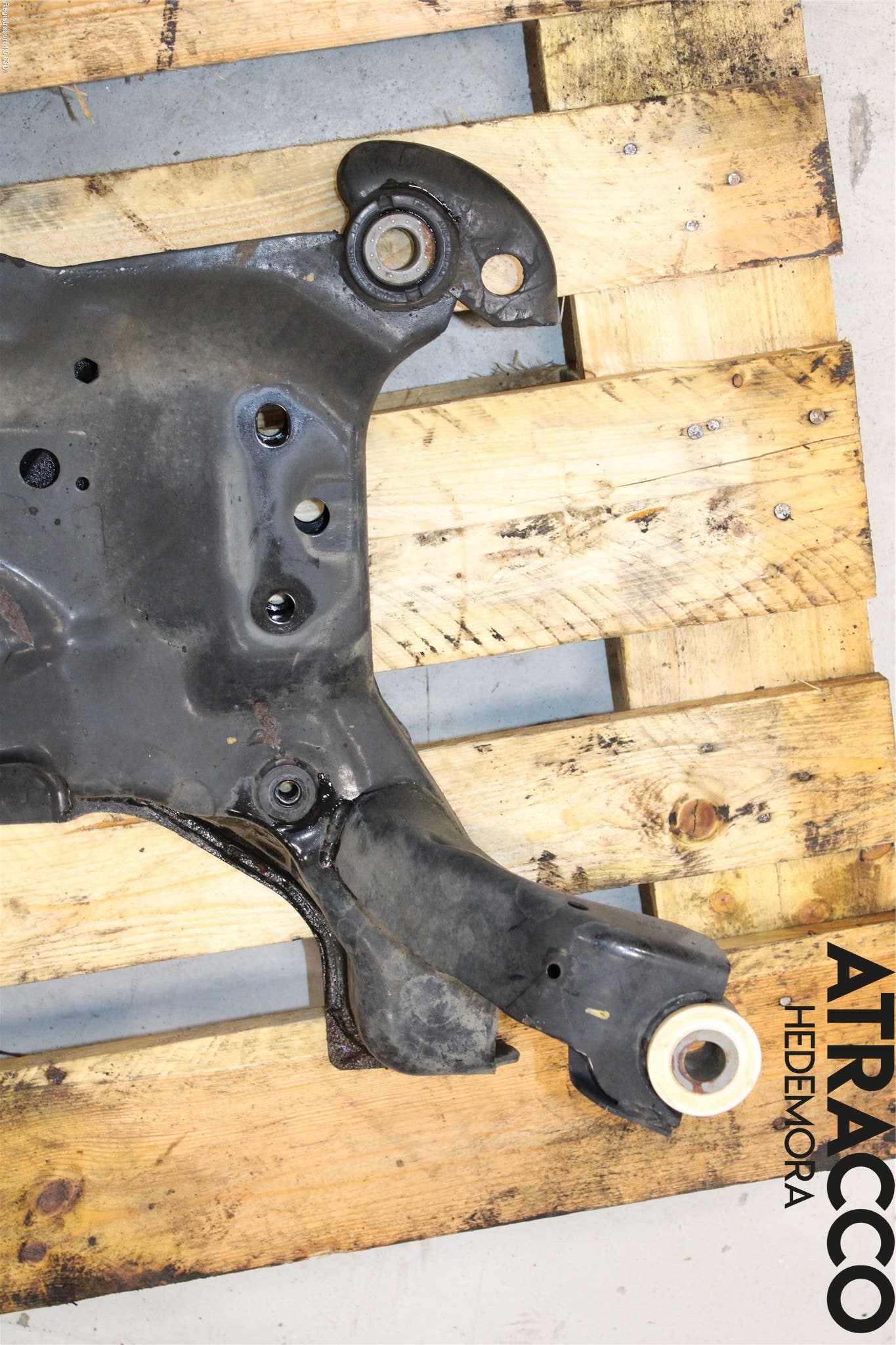 Ford FOCUS 11-14 Framvagnsbalk