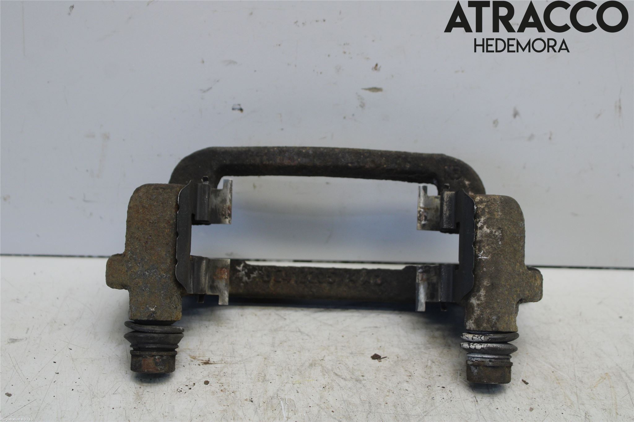 Hyundai SANTA FE 13-18 Bromsokshållare