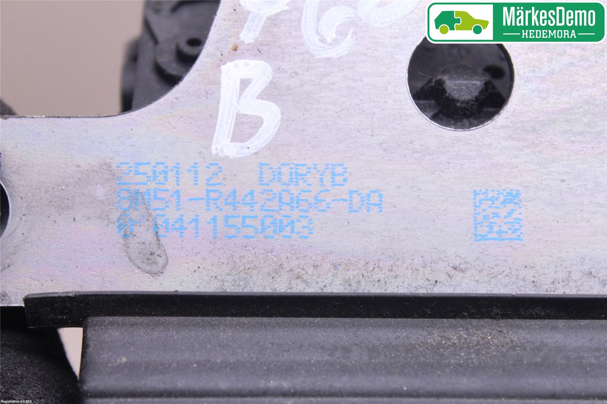 Ford FOCUS 11-14 Låskista Baklucka