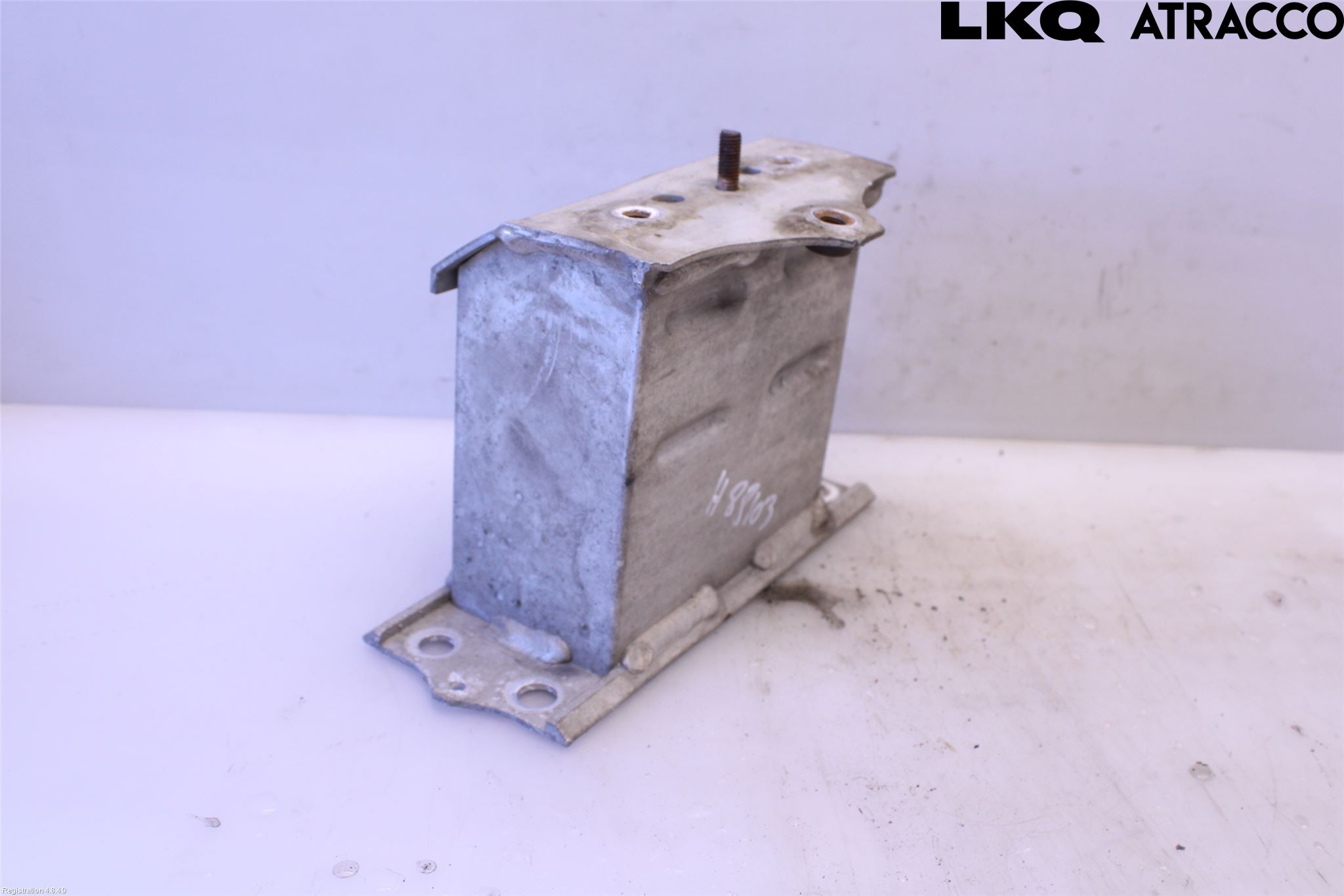 Lexus LS 460/600H 07-17 Stötfångarbärjärn Fram