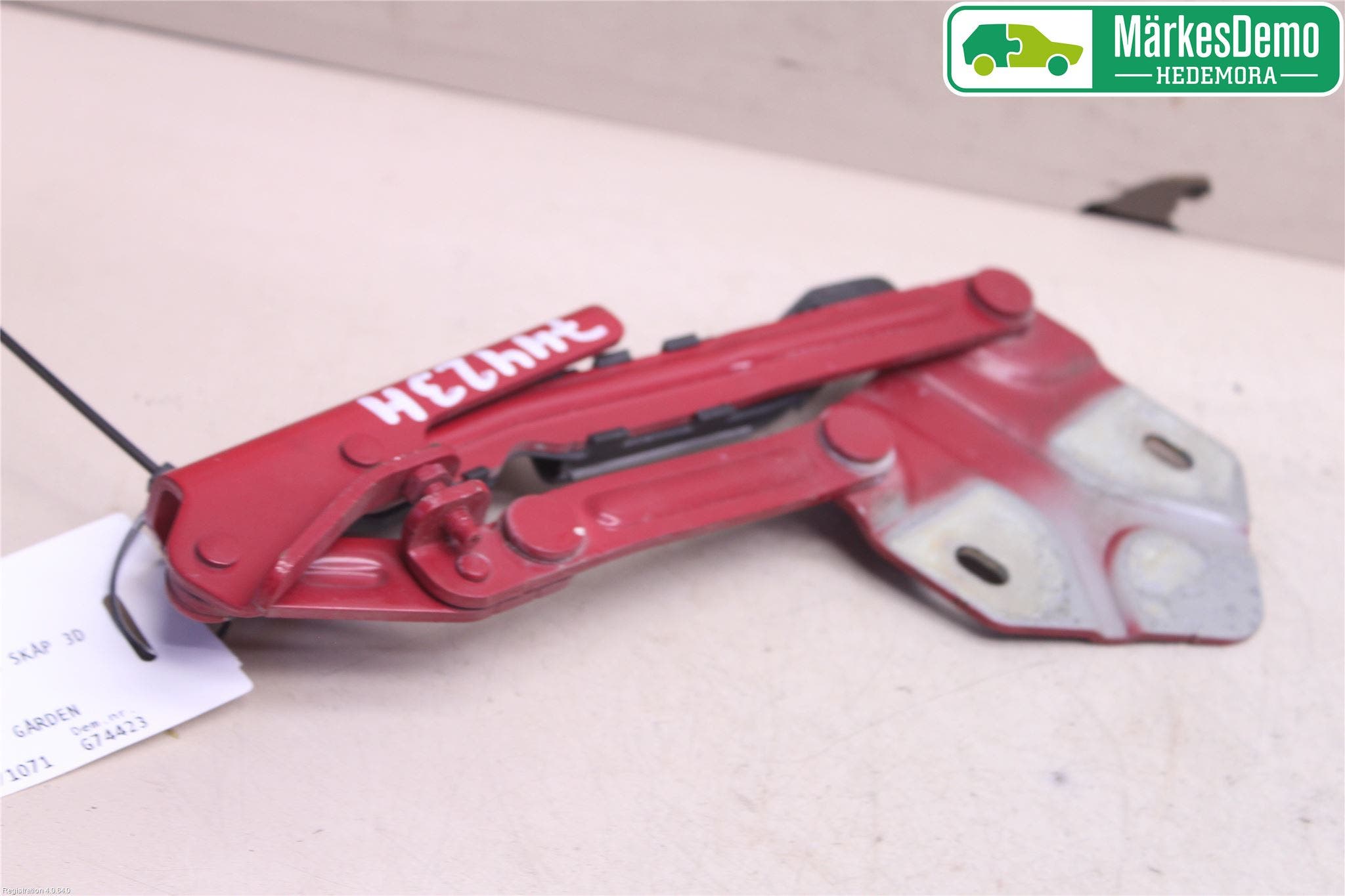 Volkswagen VW CADDY 04-10 Huvgångjärn