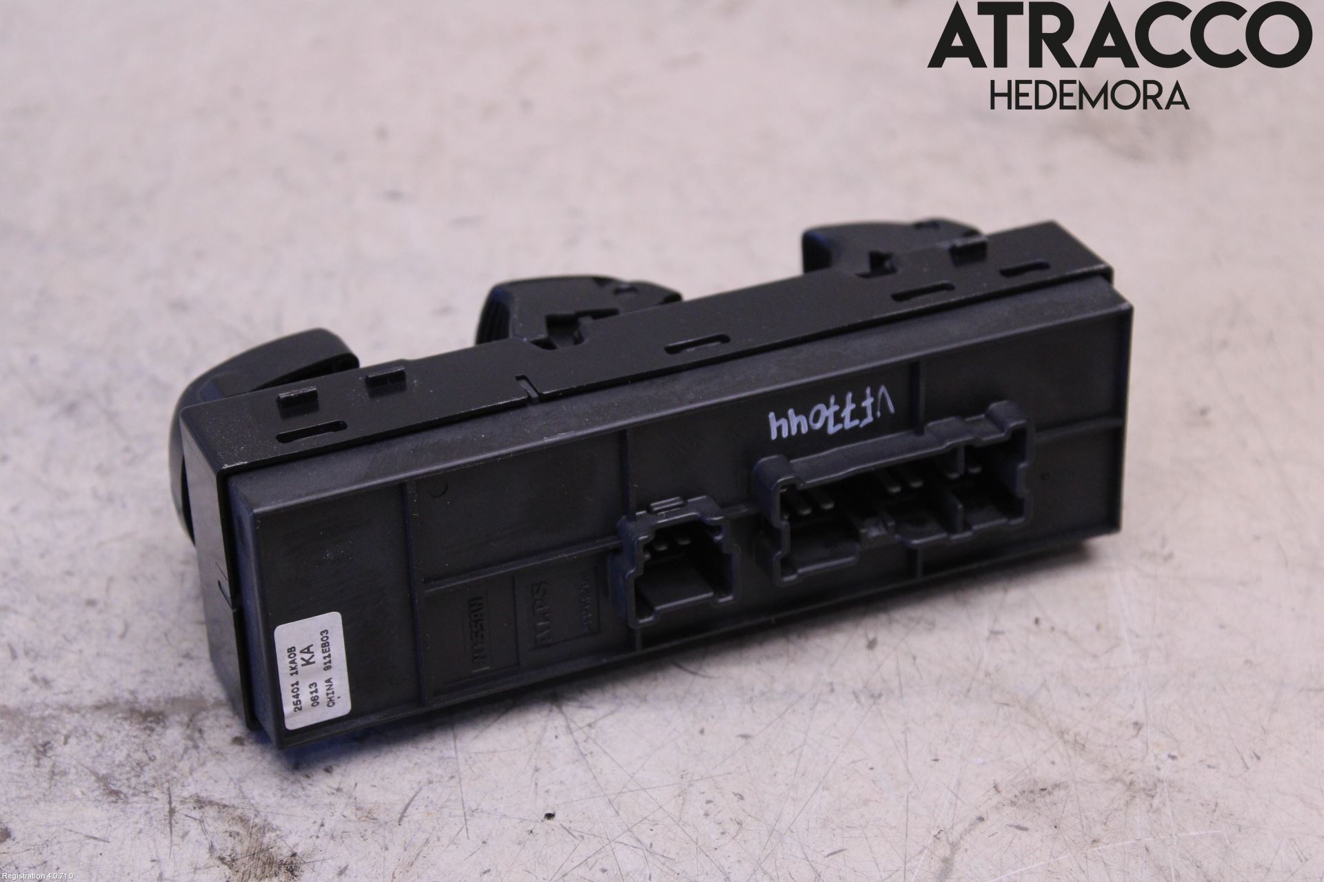 Nissan JUKE 14-19 Strömställare Elhiss