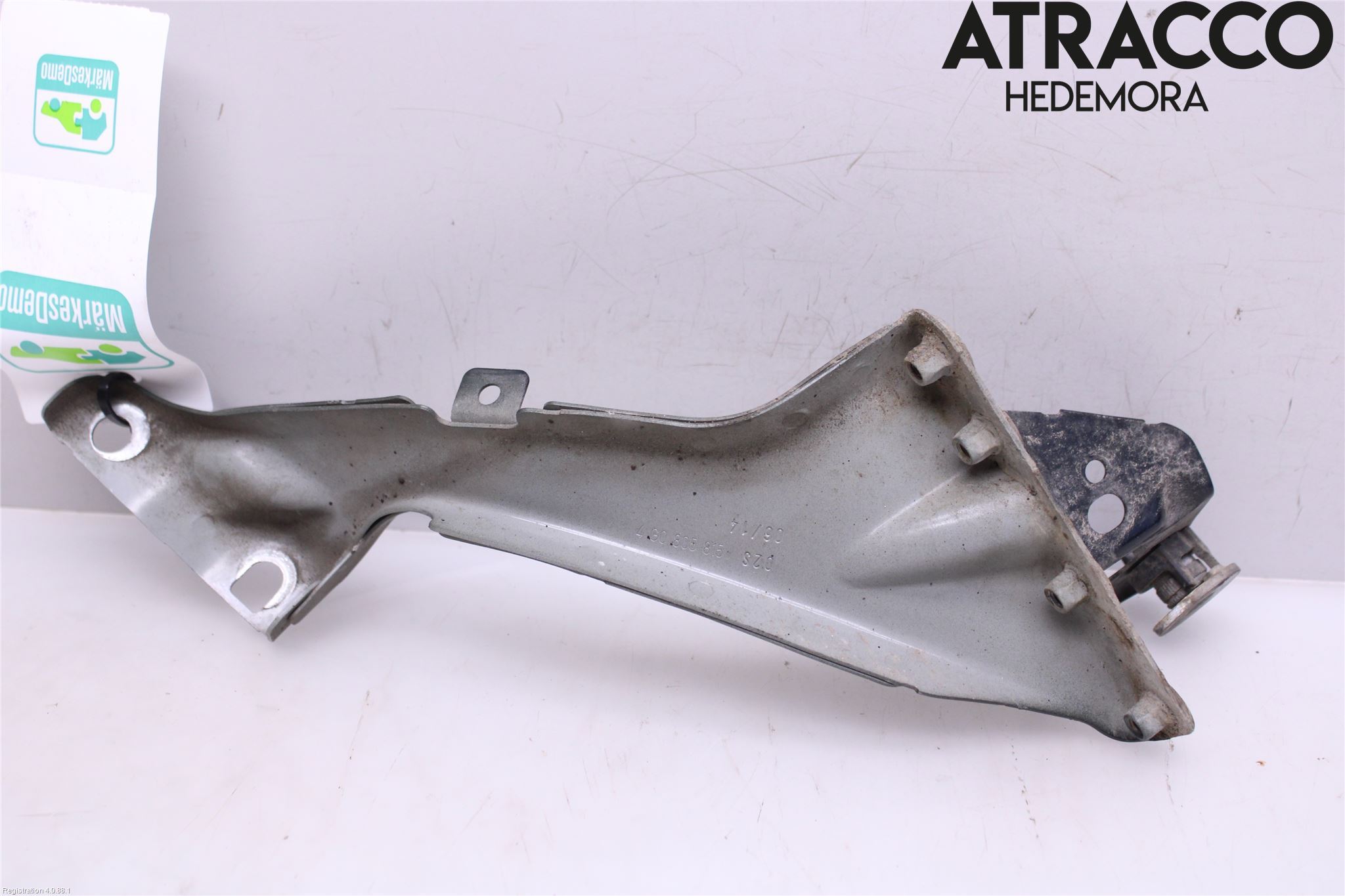 Audi A6 ALLROAD 12-18 Skärmfäste Fram Vä