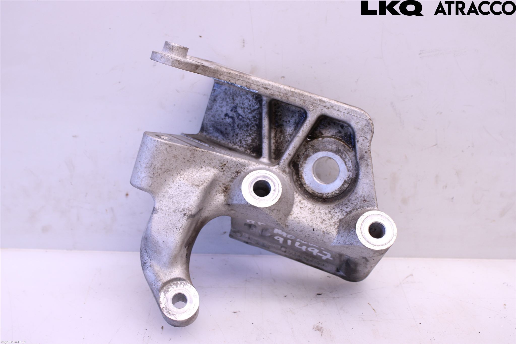 Volvo V90 17->> Motorfäste