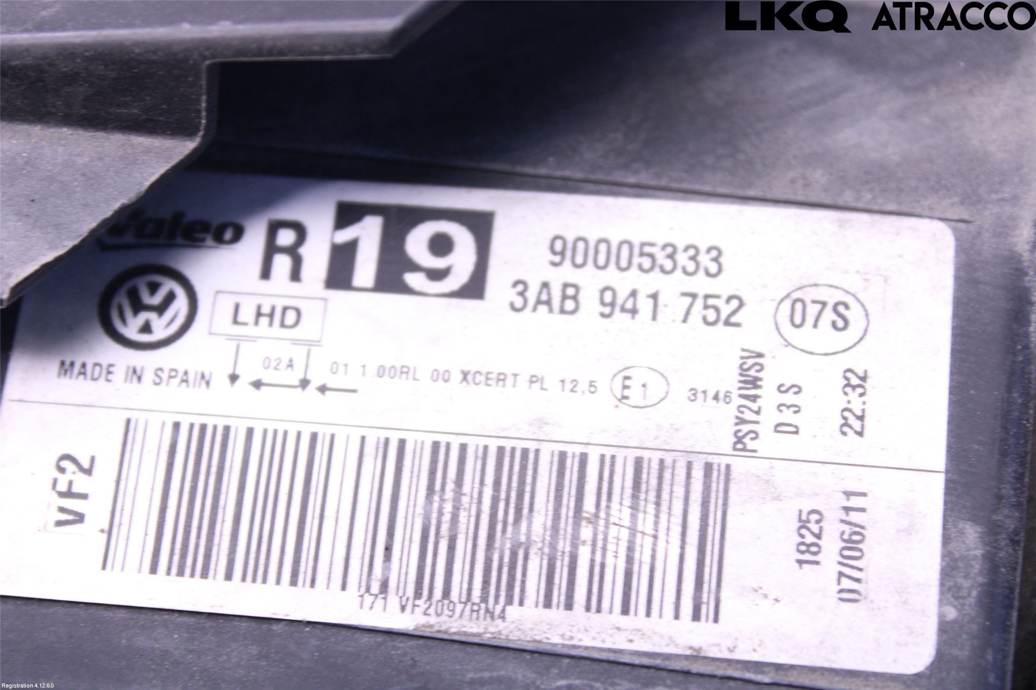 Volkswagen VW PASSAT 11-14 Strålkastare Höger