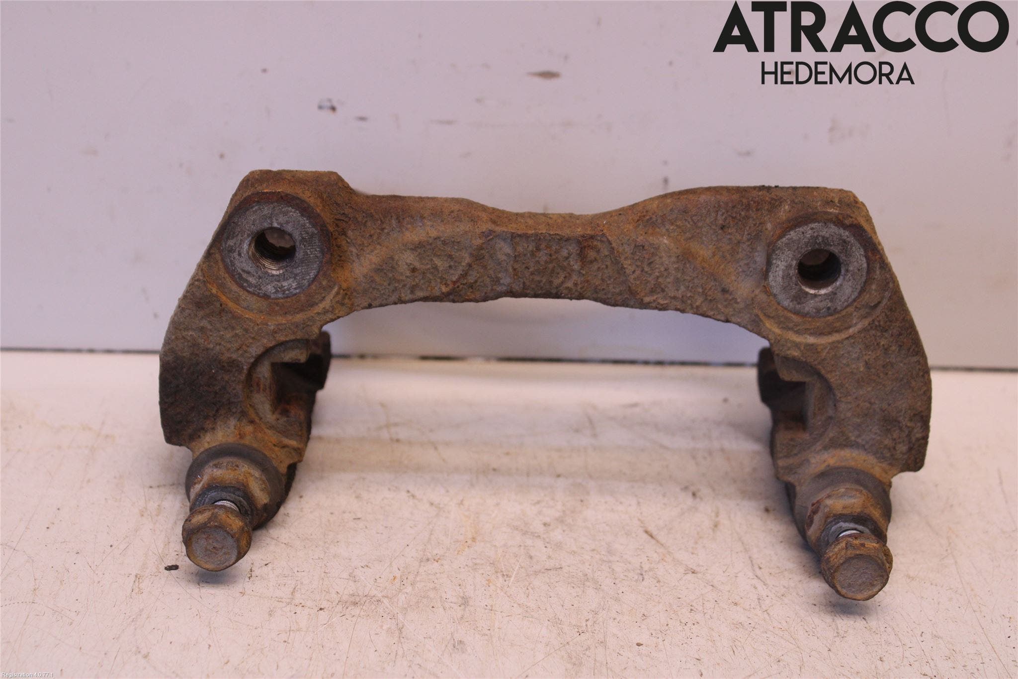 Toyota URBAN CRUISER Bromsokshållare