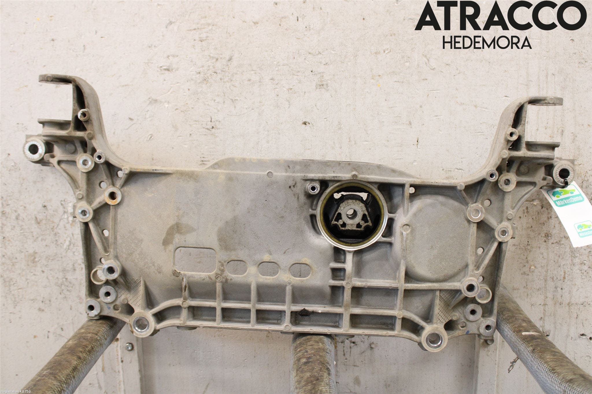 Audi Q3 8U 12-18 Framvagnsbalk