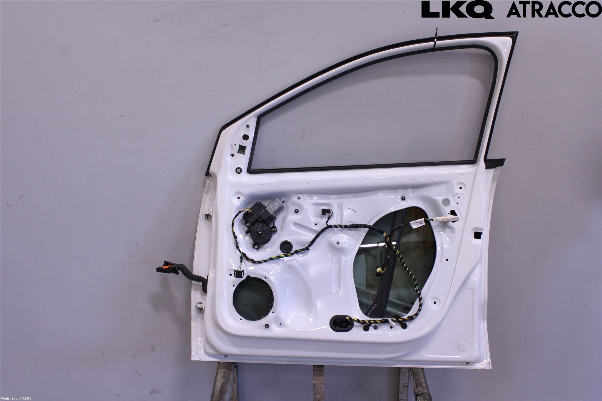 Volkswagen VW POLO 10-17 Dörr Fram Höger