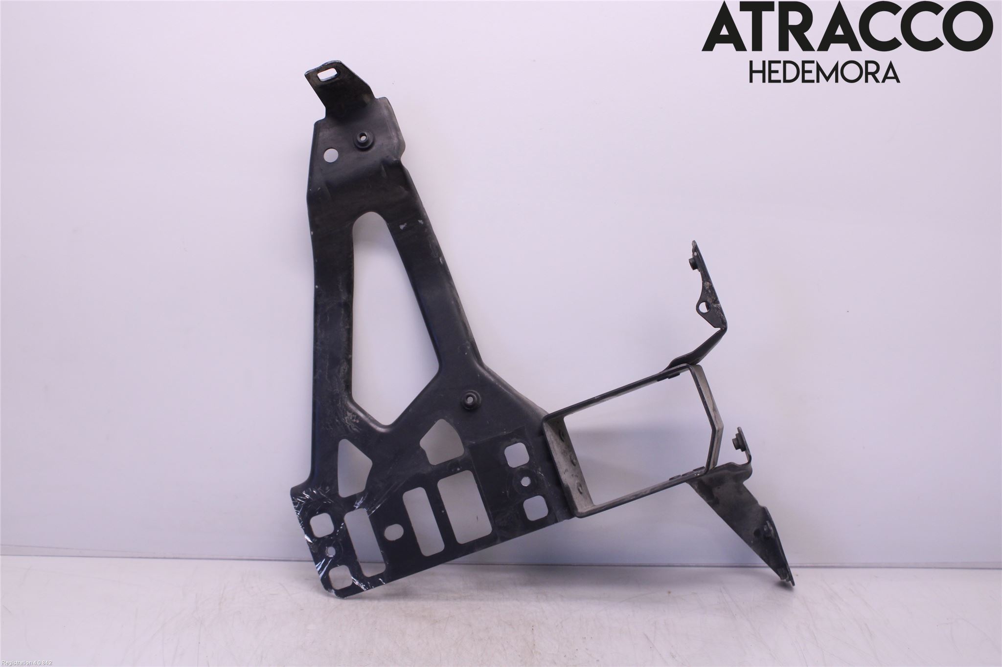 BMW 5 E60/61 Sed/Tou 02-10 Frontplåt