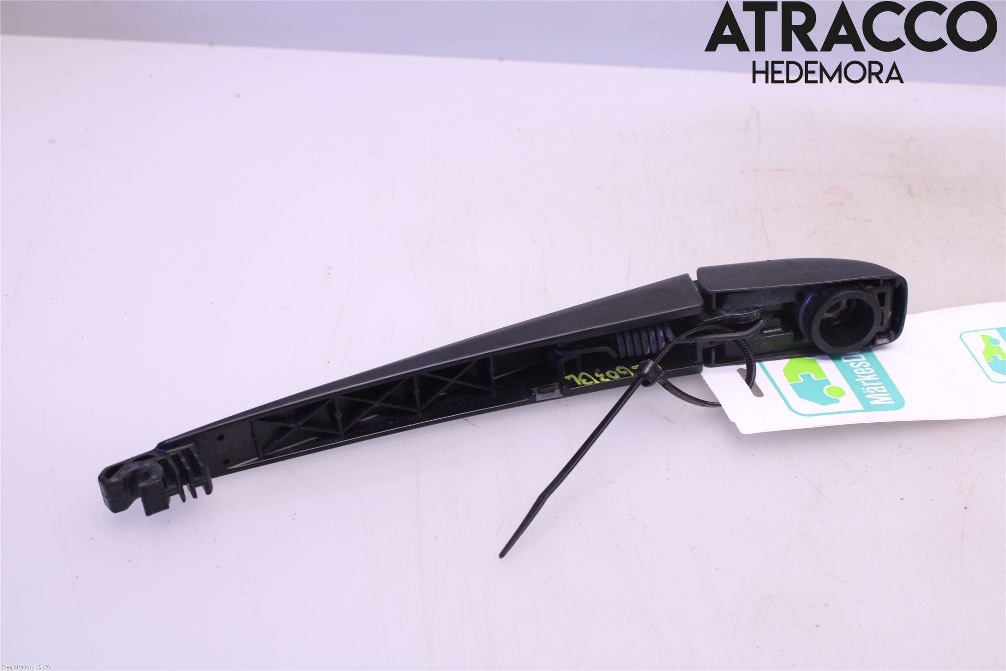 Toyota YARIS XP21 20- Torkararm-Bakruta