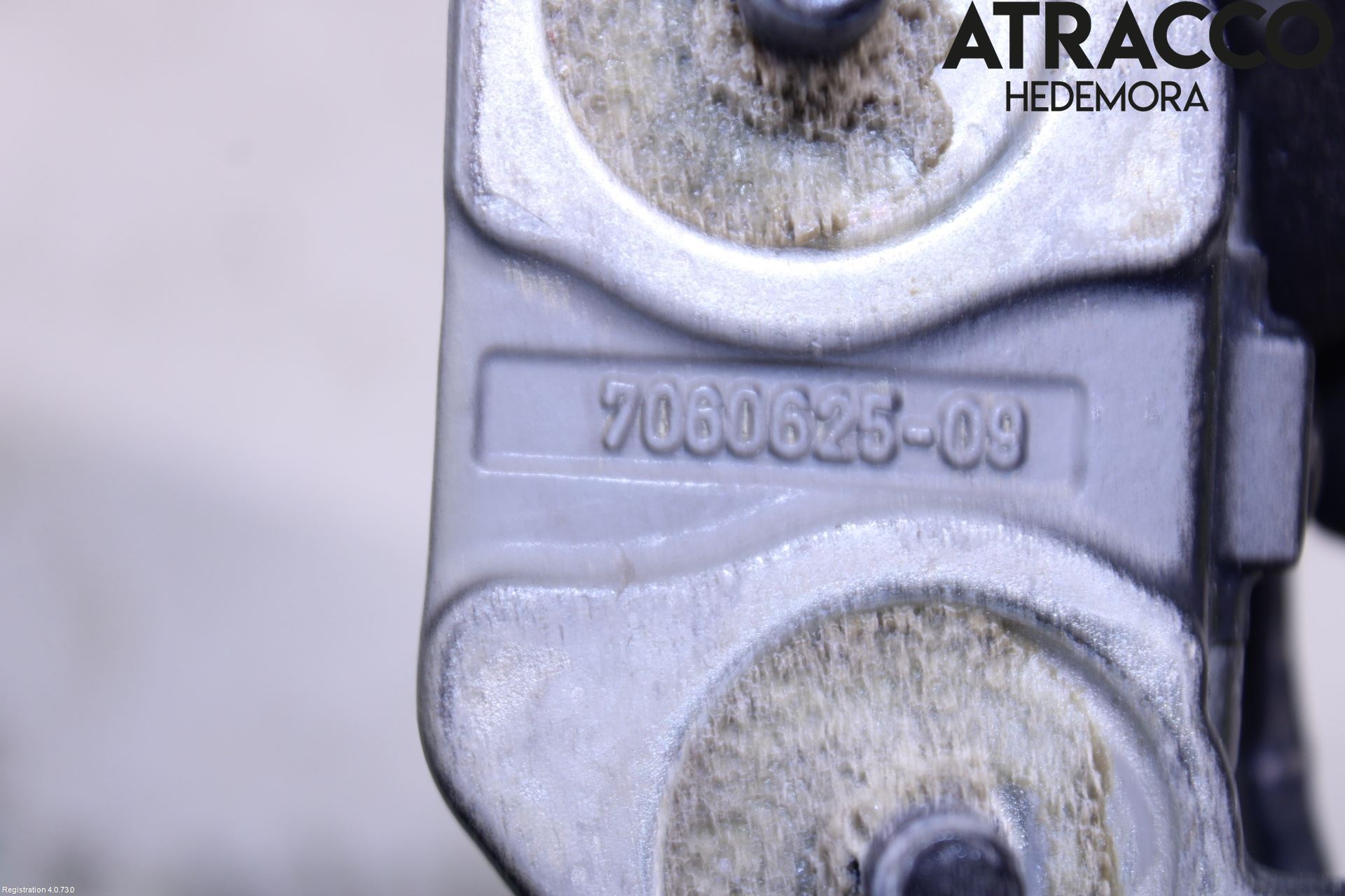 BMW X1 E84 10-15 Bakluckegångjärn Vä