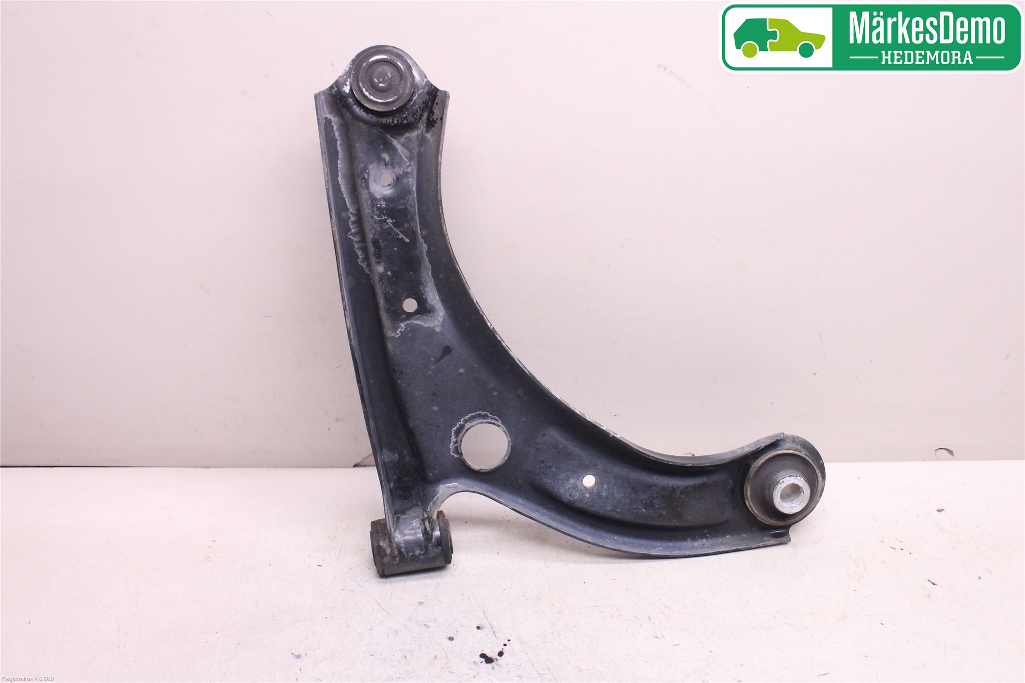 Suzuki SWIFT 17-24 Bärarm Fram Undre Vä