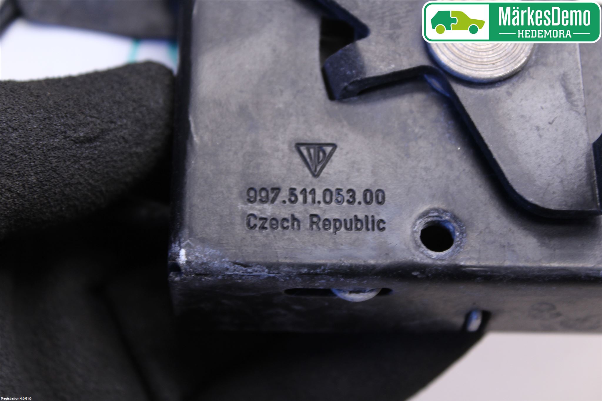 Porsche 911 64- Huvlås