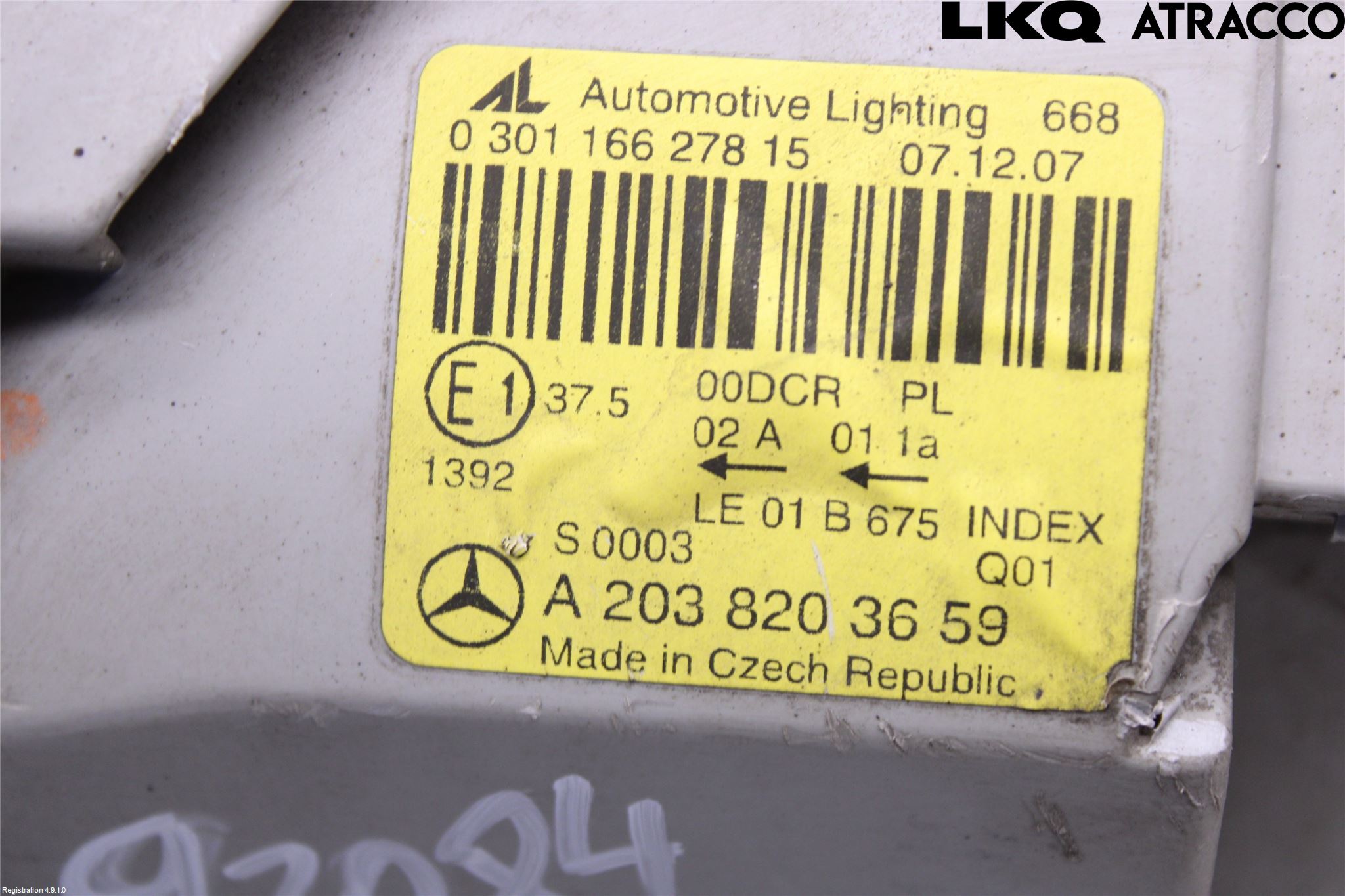 Mercedes-Benz MB C (203) 00-07 Strålkastare Höger