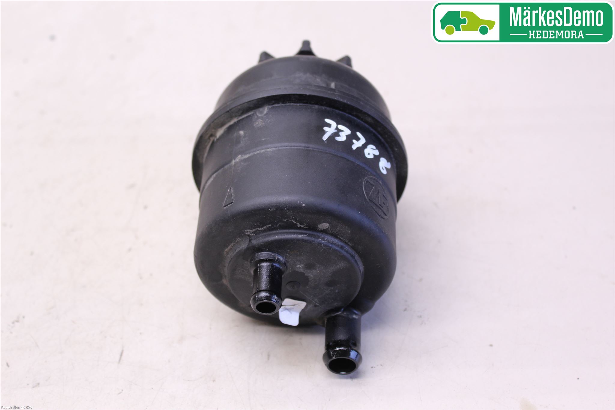 BMW 5 E60/61 Sed/Tou 02-10 Styrservooljebehållare