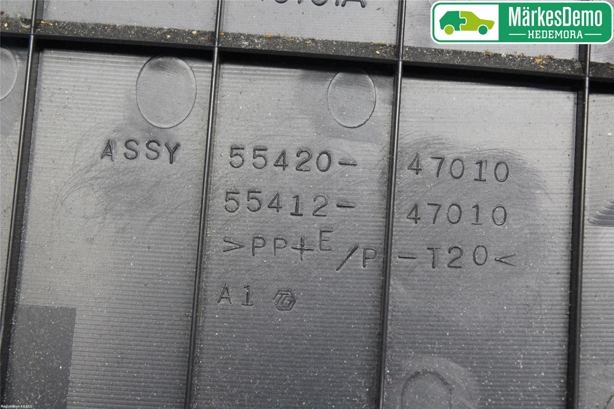 Toyota PRIUS NWH20 04-08 Instrumentbräda Förvaringsfack