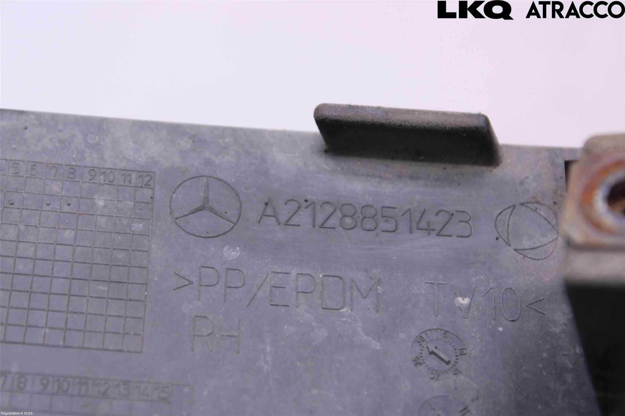 Mercedes-Benz MB E-KLASS (W212) 09-16 Dimljussarg Fram