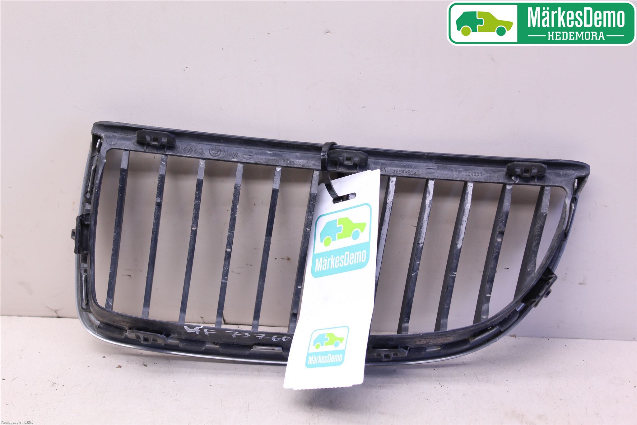 BMW 3 E90/91 SED/TOU 05-12 Grilldel Höger