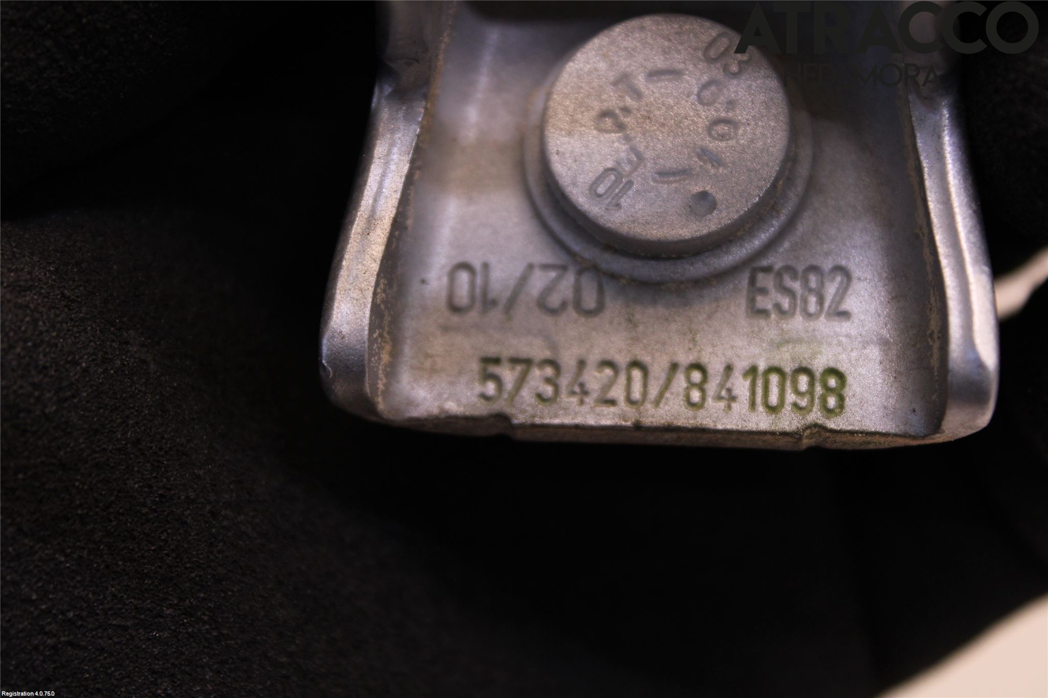 Citroen C3 10-17 Bakluckegångjärn Hö