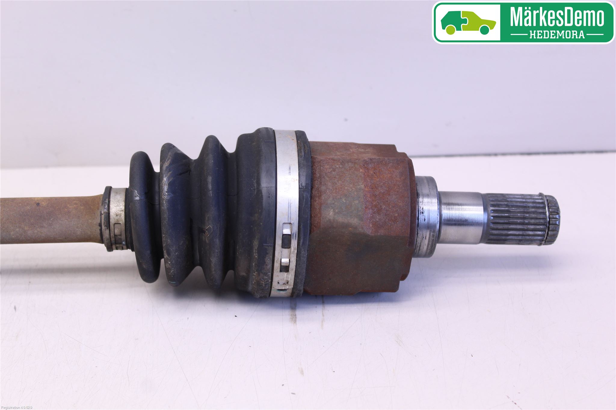 Hyundai i20 PB 09-14 Drivaxel Fram Vänster