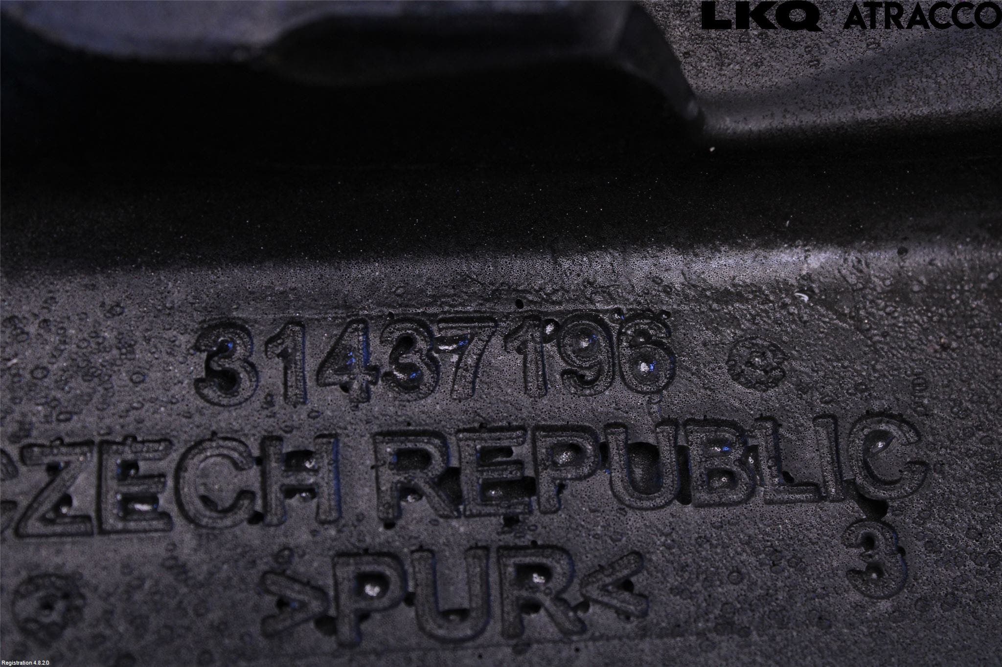 Volvo V70 14-16 Motorkåpa