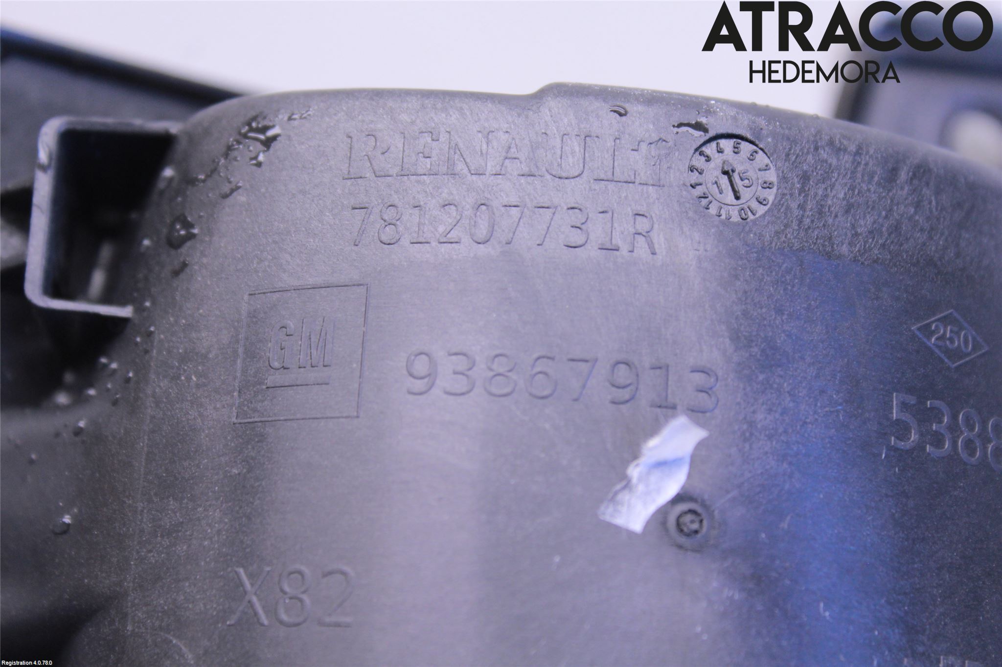 Opel VIVARO 15-19 Tanklucka