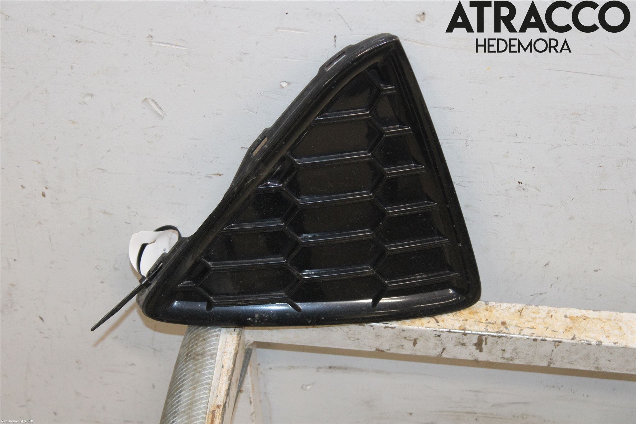 Ford FOCUS 11-14 Grilldel Höger