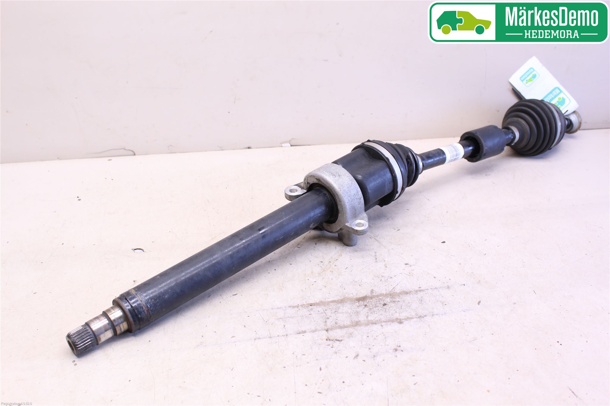 BMW 2 F45 Active Tourer 14-21 Drivaxel Fram Höger