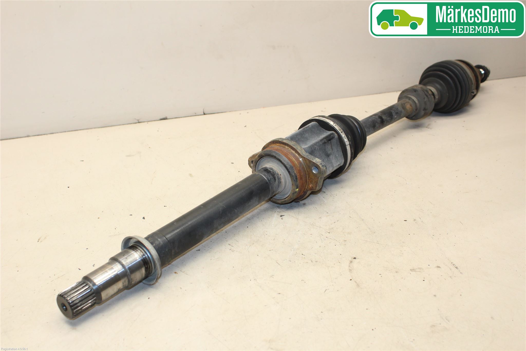 Toyota AVENSIS 09-15 Drivaxel Fram Höger