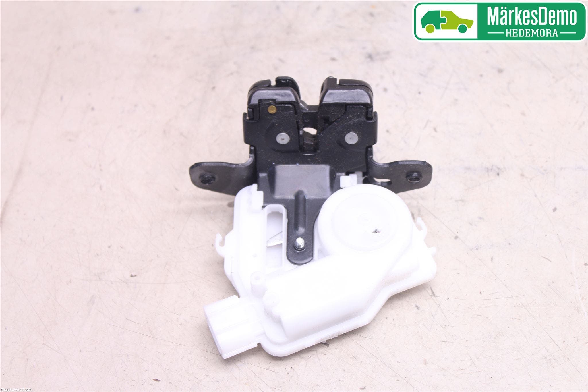 Toyota AURIS 13-19 Låskista Baklucka