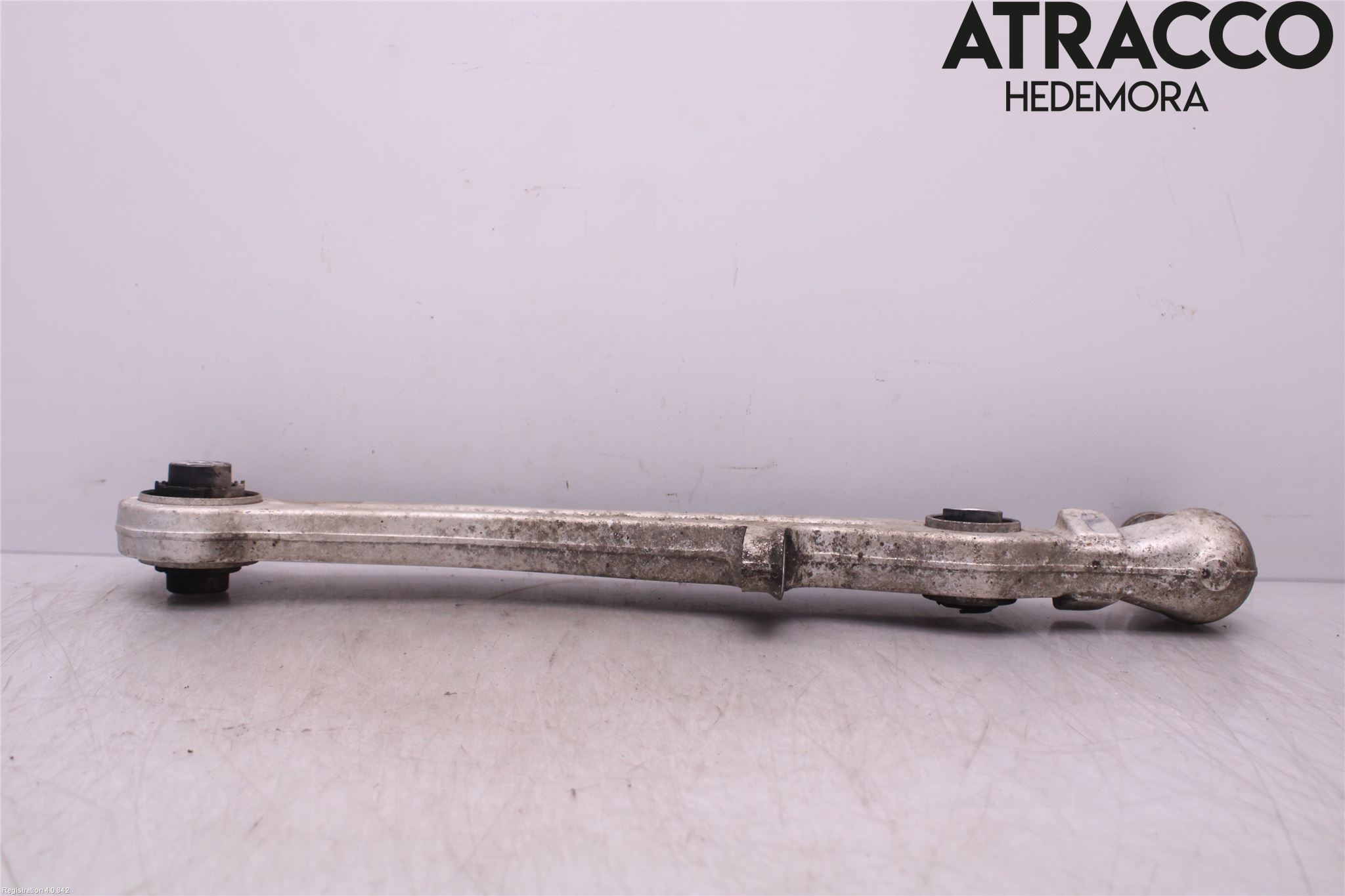 Audi A8/S8 4E  02-09 Bärarm Fram Undre Vä