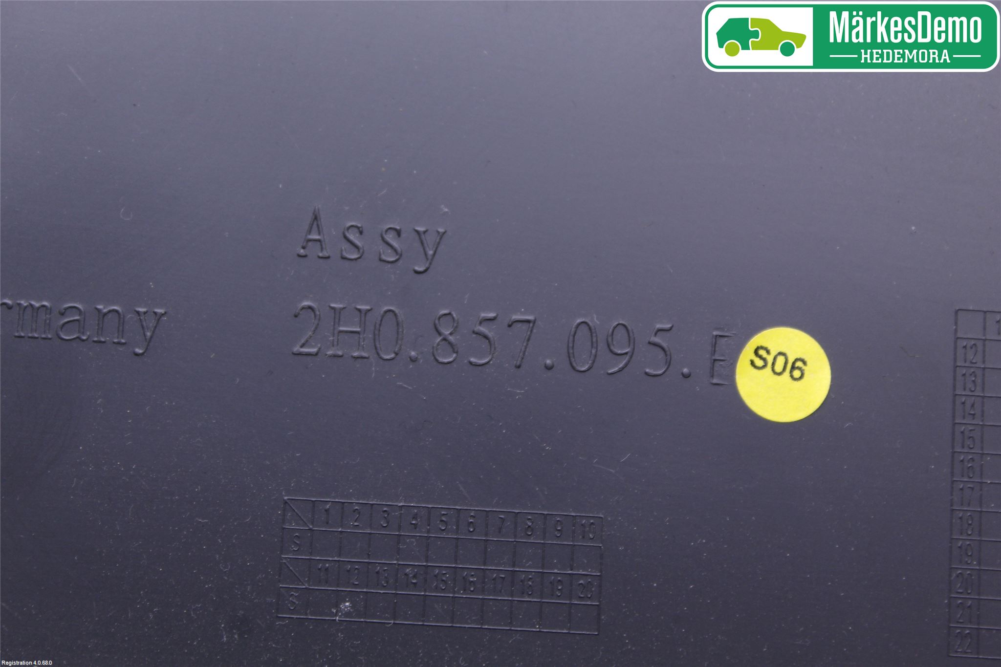 Volkswagen VW AMAROK 2H 10-22 Handskfack