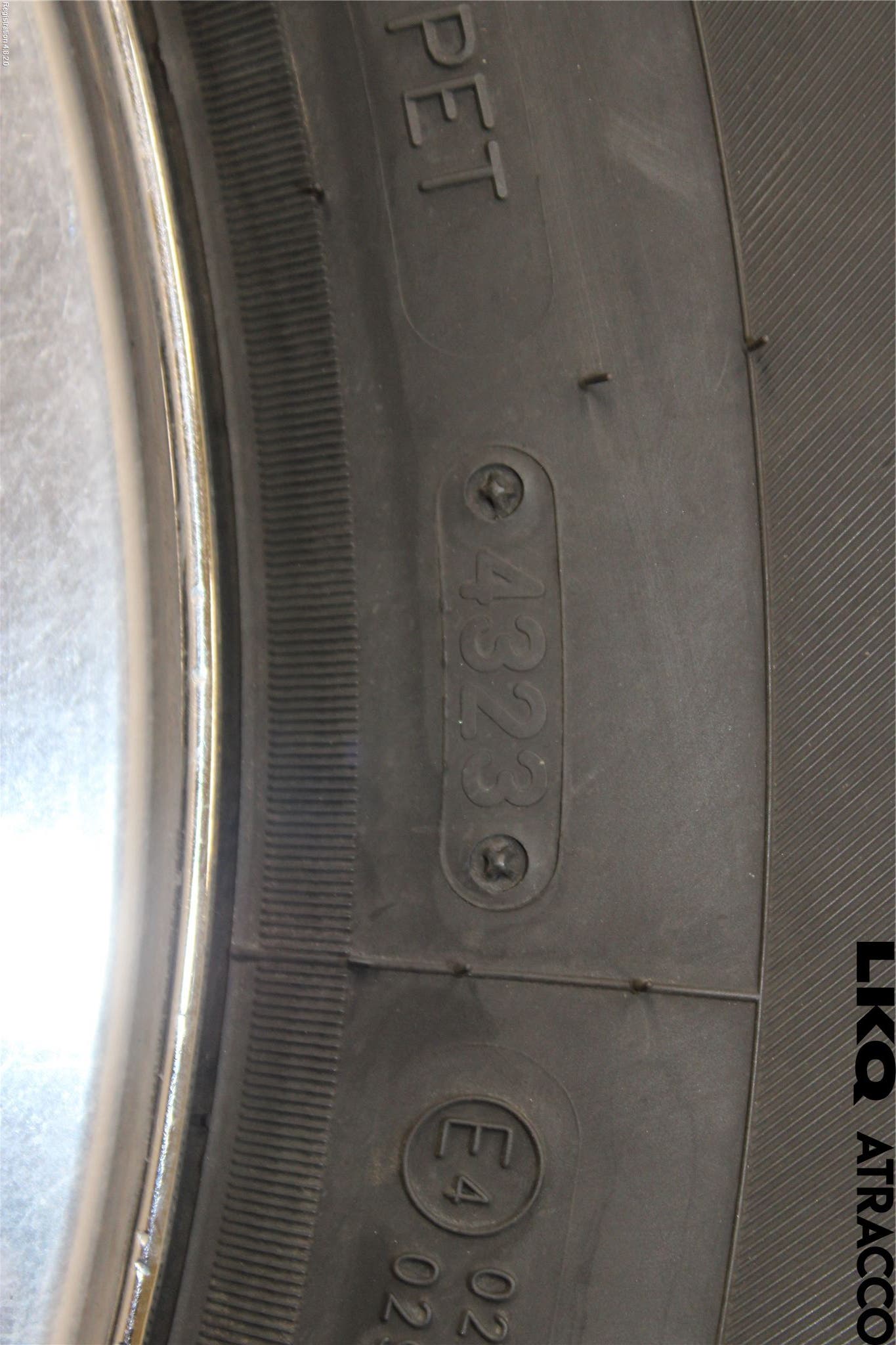 Dodge PICK UP RAM 81- Sommardäck Plåtfälg 4St