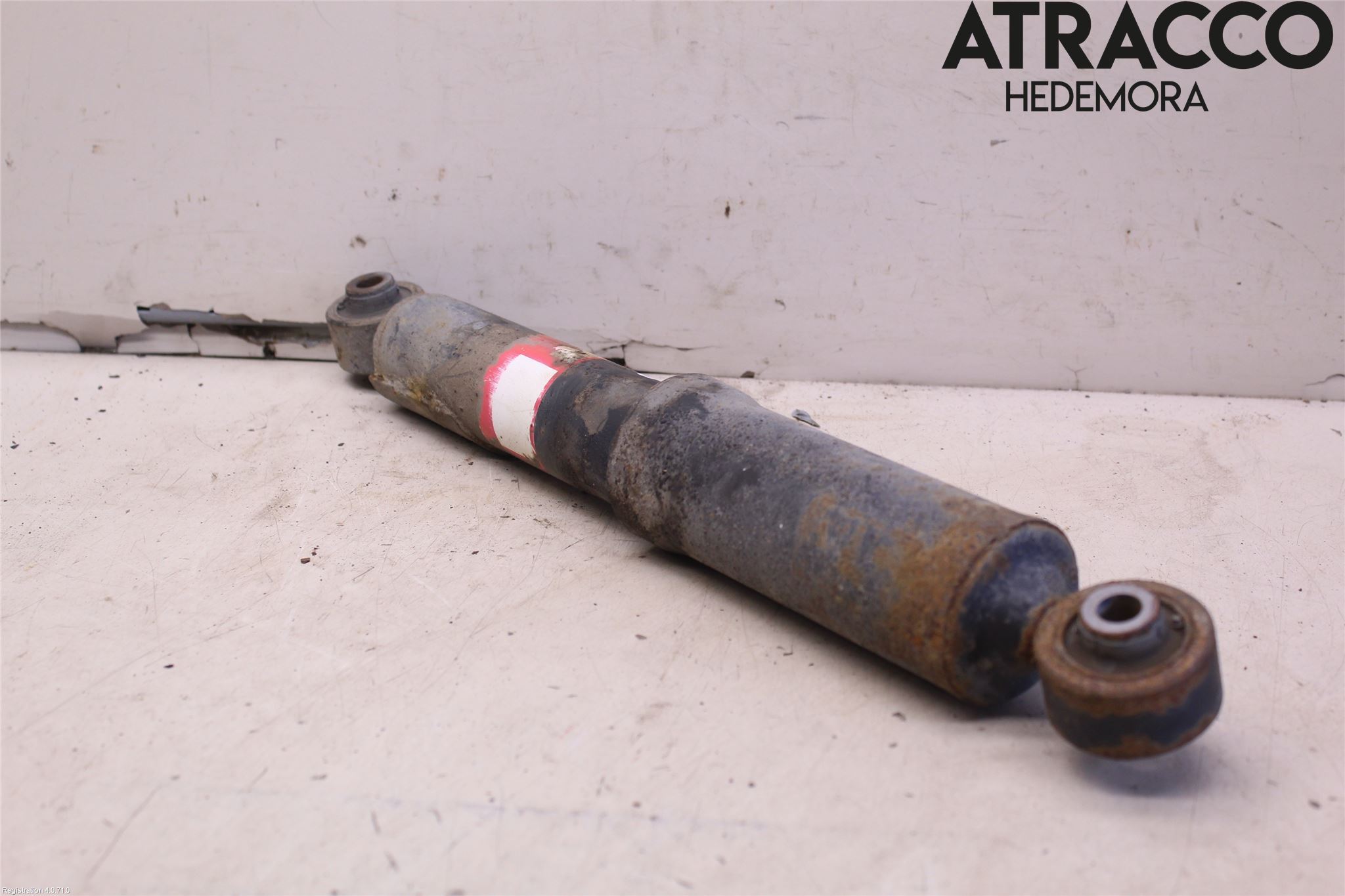 Lexus NX 300h 15-21 Stötdämpare Bak