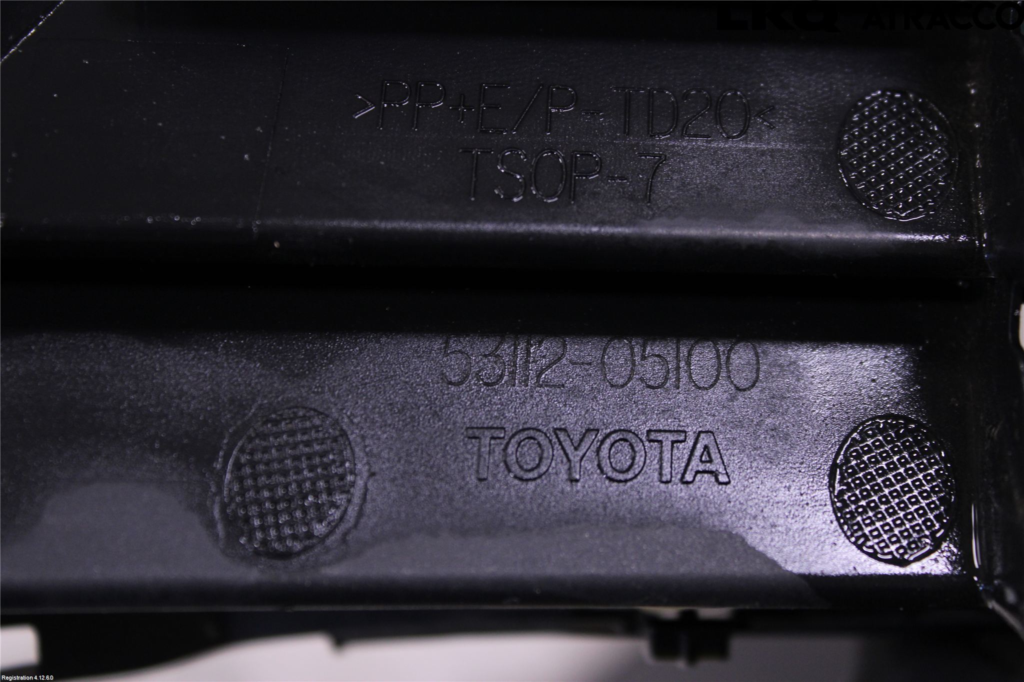 Toyota AVENSIS 16-18 Grill-Galler