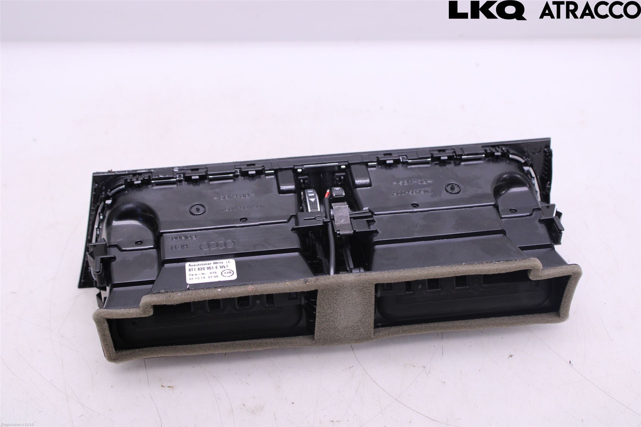 Audi A4 12-15 Defrosterkanal-Munstycke