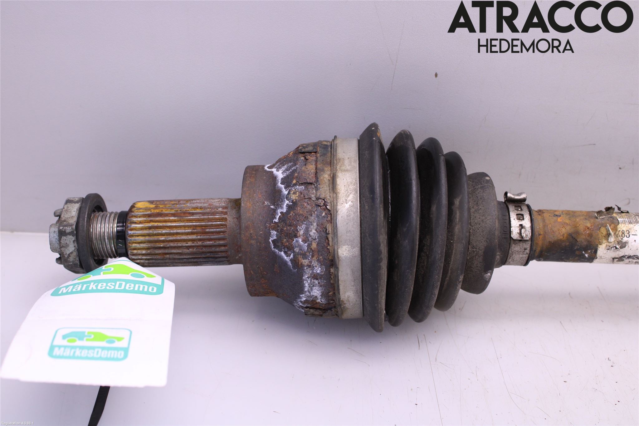 Jaguar F-PACE Drivaxel Fram Höger