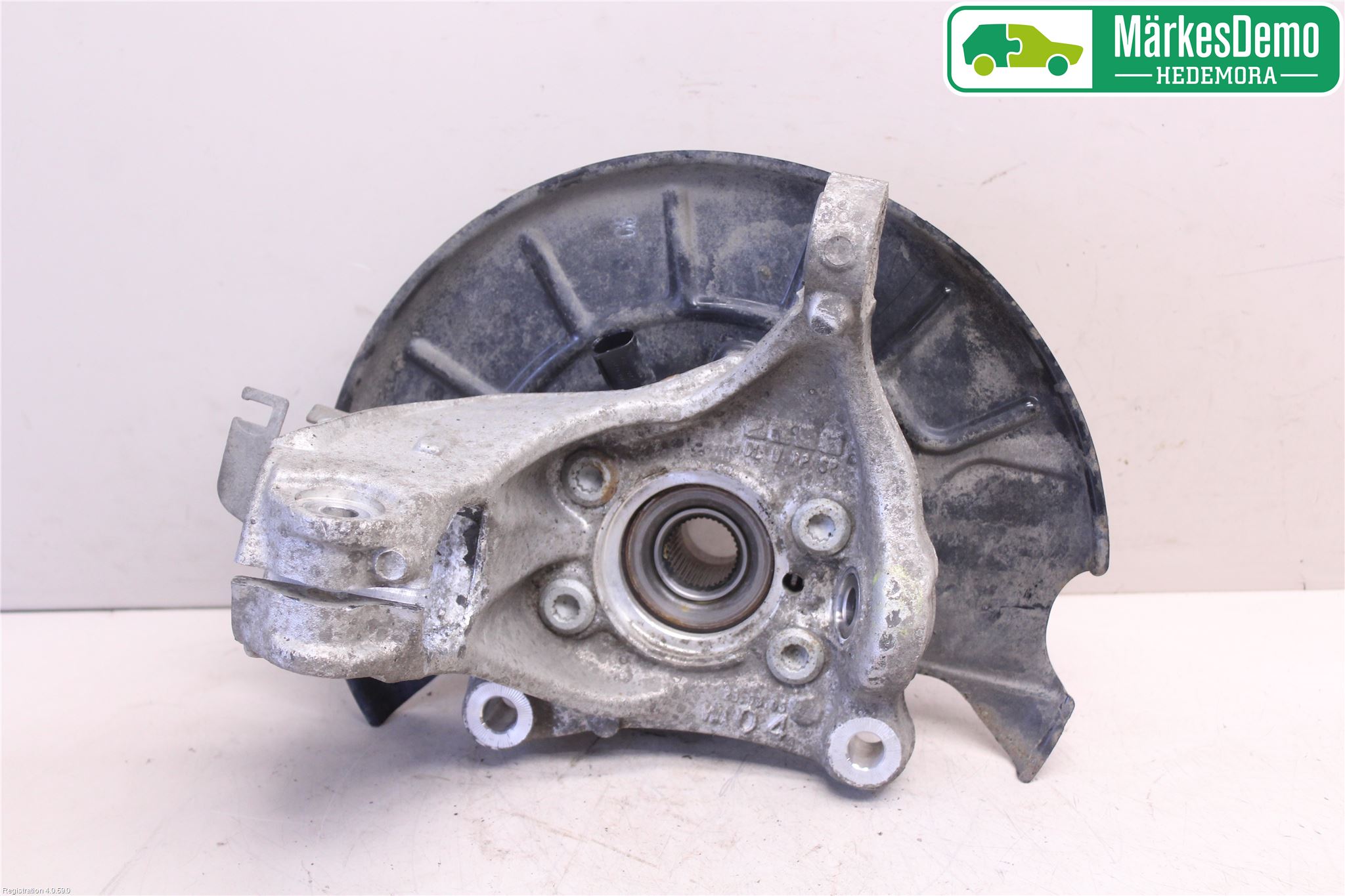 Volkswagen VW PASSAT 11-14 Styrspindel Lagerhus Hö