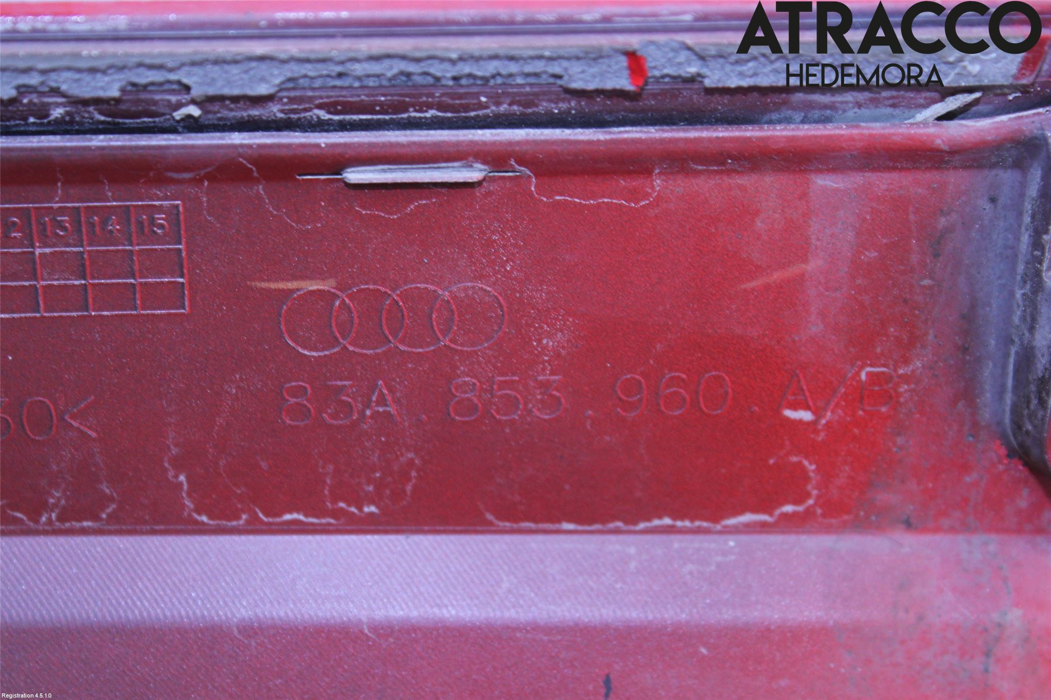 Audi Q3 F3 19- Skärmfäste Fram Hö