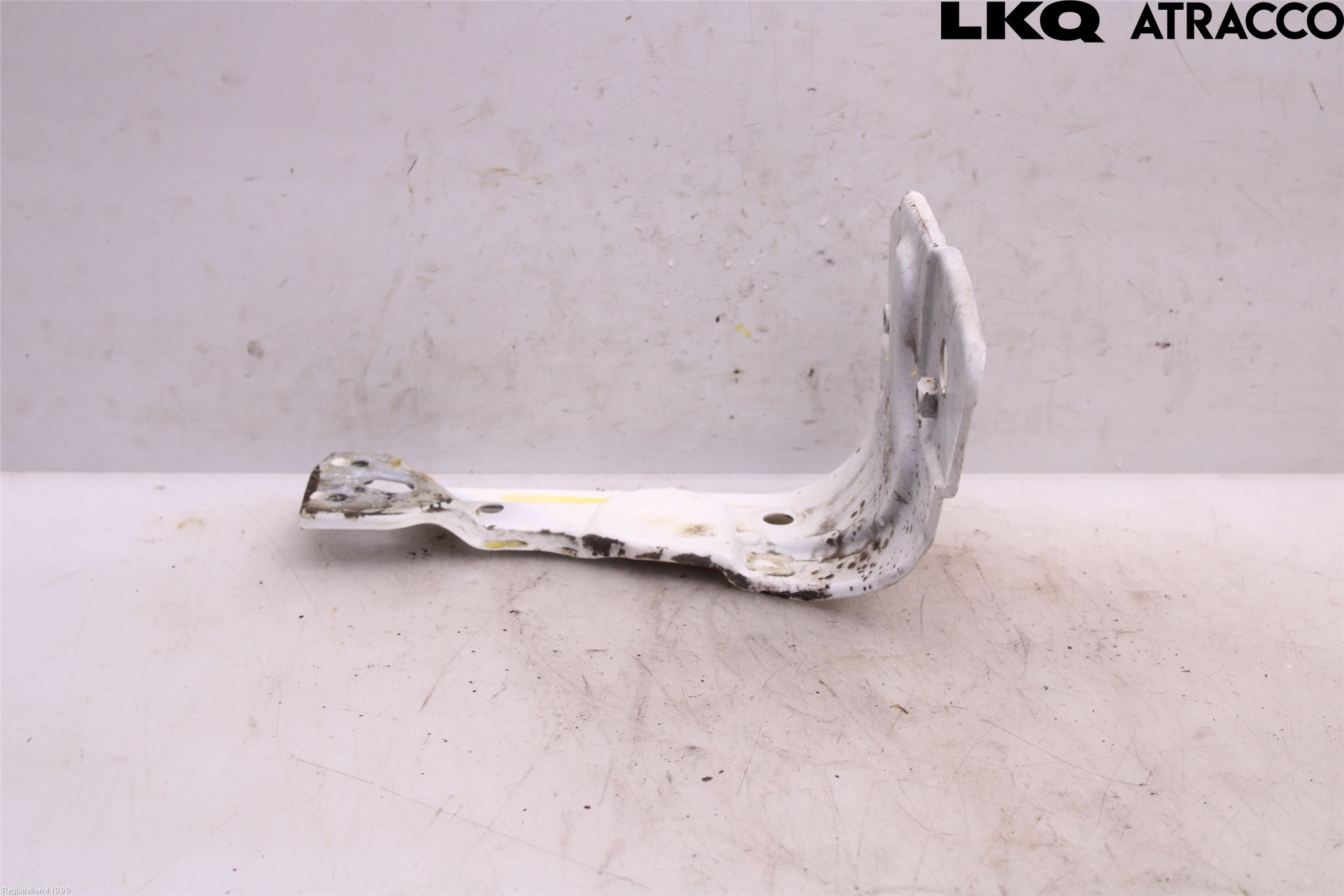 Volkswagen VW PASSAT 11-14 Skärmfäste Fram Hö