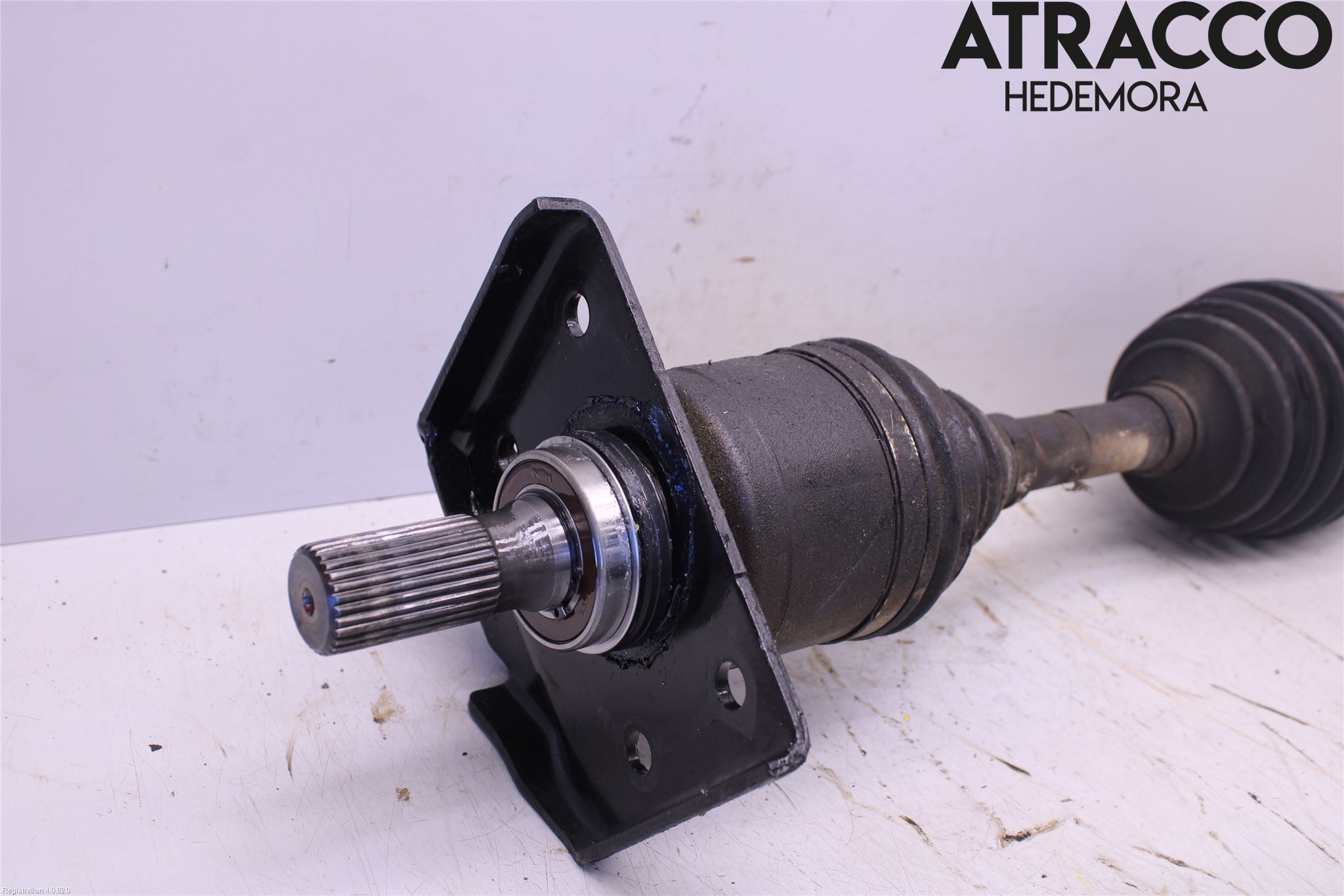 Isuzu D-MAX Drivaxel Fram Höger